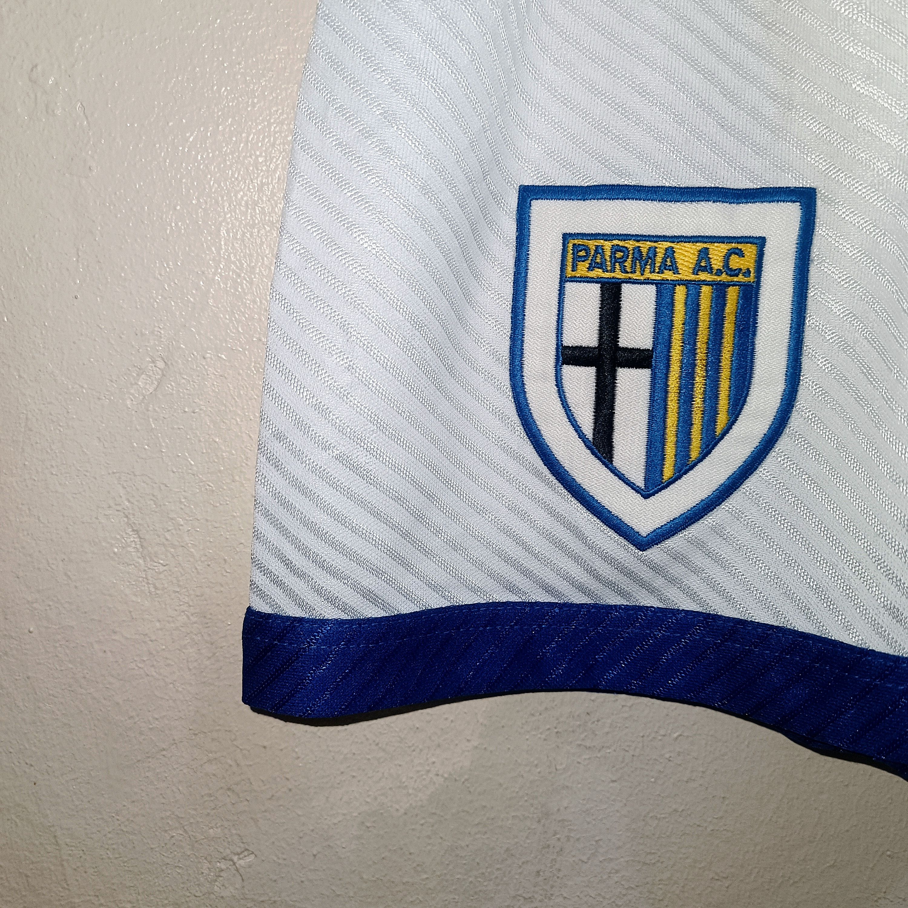 Umbro Parma Calcio 1993-1995 Home Shortpants Size US 34 / EU 50 - 3 Thumbnail