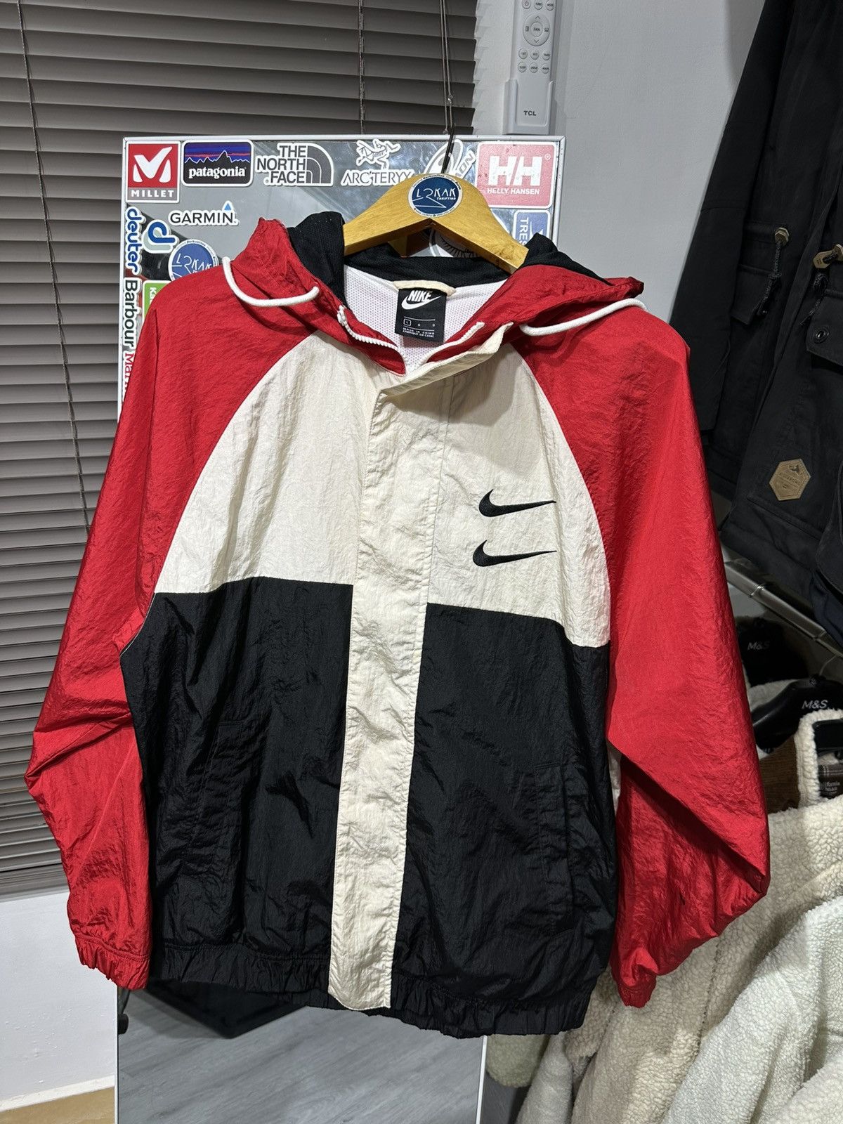 Nike NIKE SWOOSH WINDBREAKER Size US XL / EU 56 / 4 - 2 Thumbnail