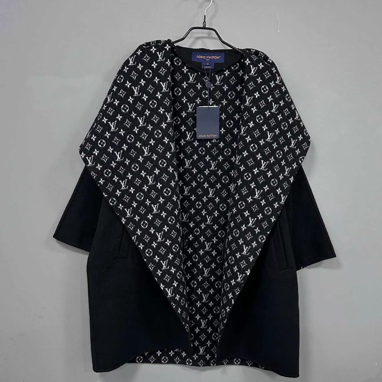 Louis Vuitton LV Monogram Cape Coat 25 New Size 32 Size XXS / US 00 / IT 34 - 2 Thumbnail