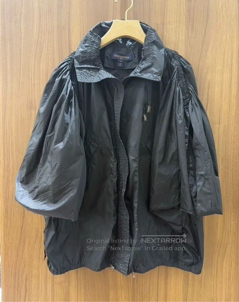 Louis Vuitton Louis Vuitton Black bat sleeve jacket Size XS / US 0-2 / IT 36-38 - 1 Thumbnail