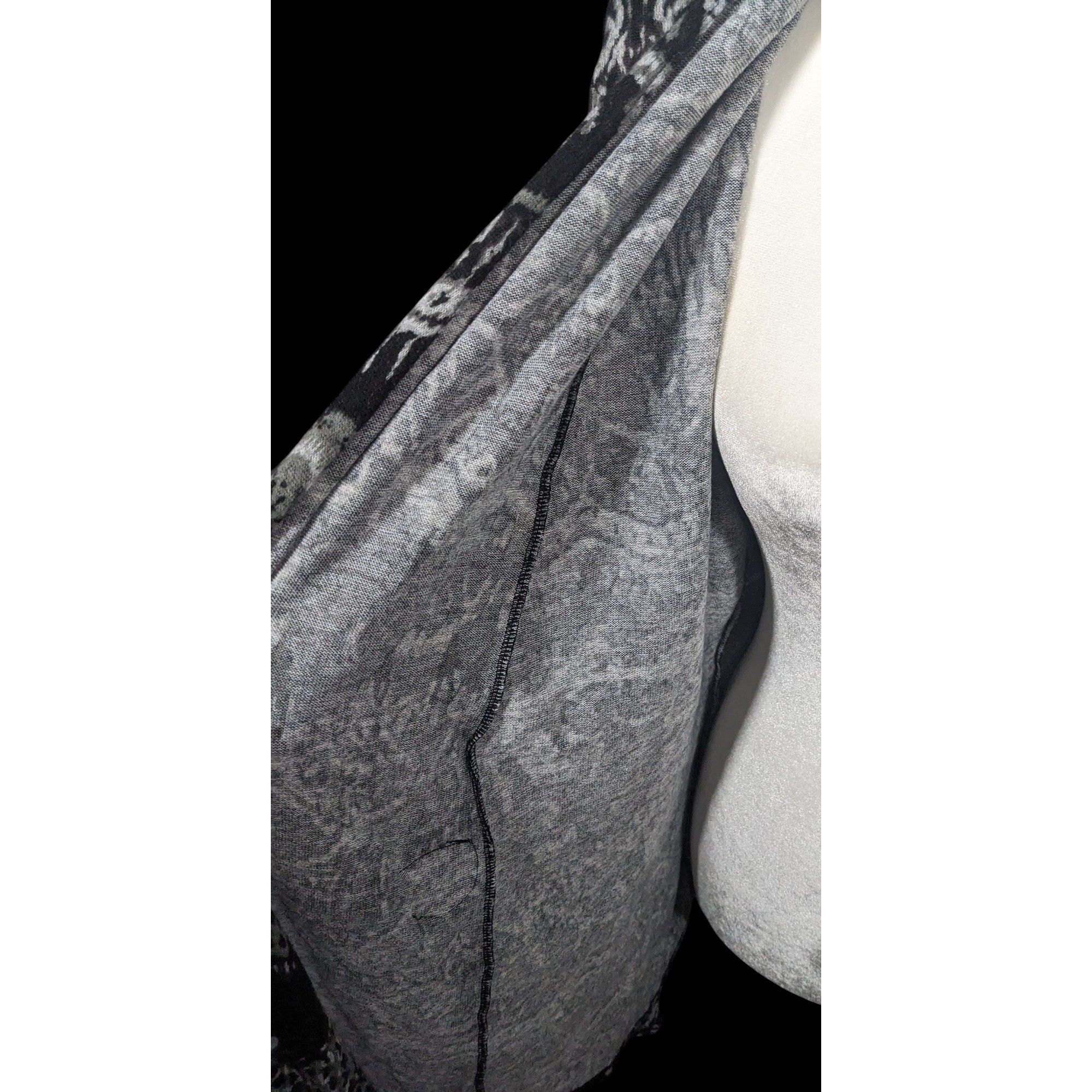 Other Dressbarn Black And Grey Abstract Print Cardigan Size L / US 10 / IT 46 - 3 Thumbnail