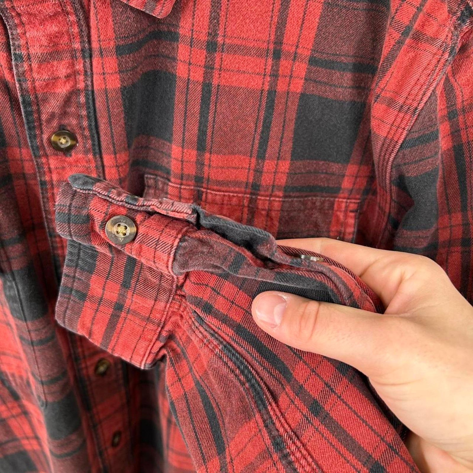 Carhartt Y2K Carhartt Plaid Red & Black Button-Up Flannel Medium Size US M / EU 48-50 / 2 - 7 Thumbnail