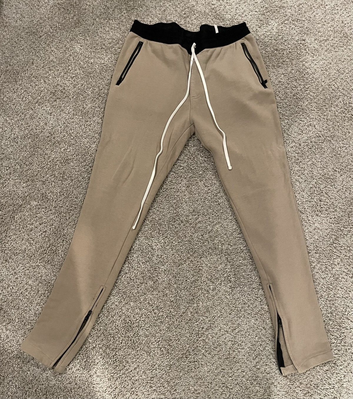 FOG × Fear of God Sz XL FOG Essentials Dessert Taupe Sweatpants Size US 36 / EU 52 - 1 Thumbnail