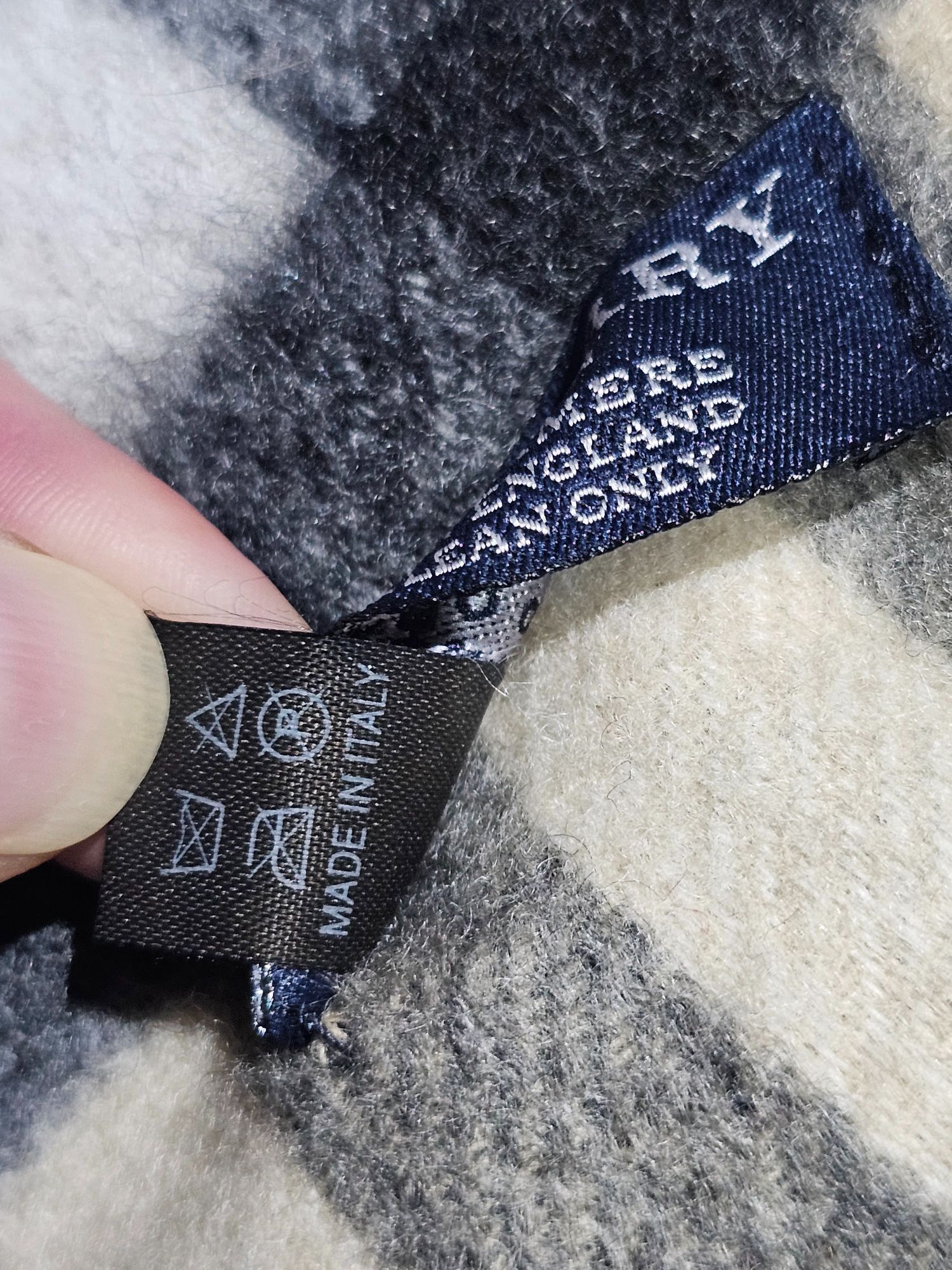 Burberry Burberry 100% Cashmere Fur Trim Scarf/Shawl Wrap Plaid Desig Size ONE SIZE - 5 Thumbnail