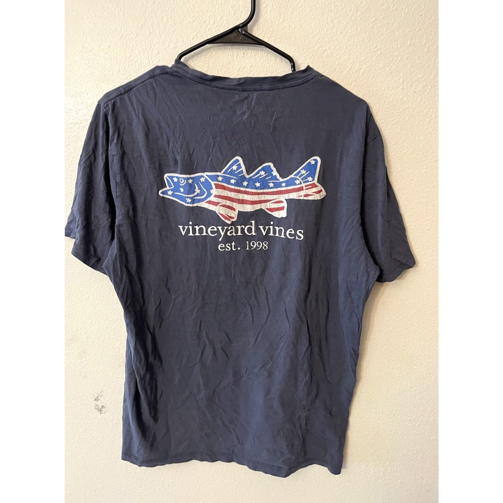 Vineyard Vines VINTAGE Vineyard Vines T Shirt Mens M Navy Blue Fish Pocket Short Sleeve Distressed Logo 90s Shirts Mens Size US M / EU 48-50 / 2 - 3 Thumbnail