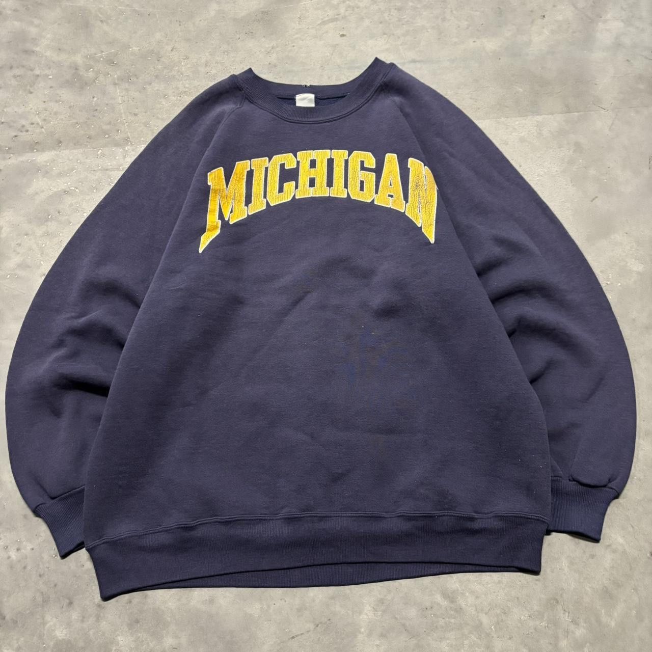 Japanese Brand × Vintage Crazy Vintage 90s Faded Navy Blue Michigan Spellout College Essential Crewneck! Size US L / EU 52-54 / 3 - 1 Thumbnail
