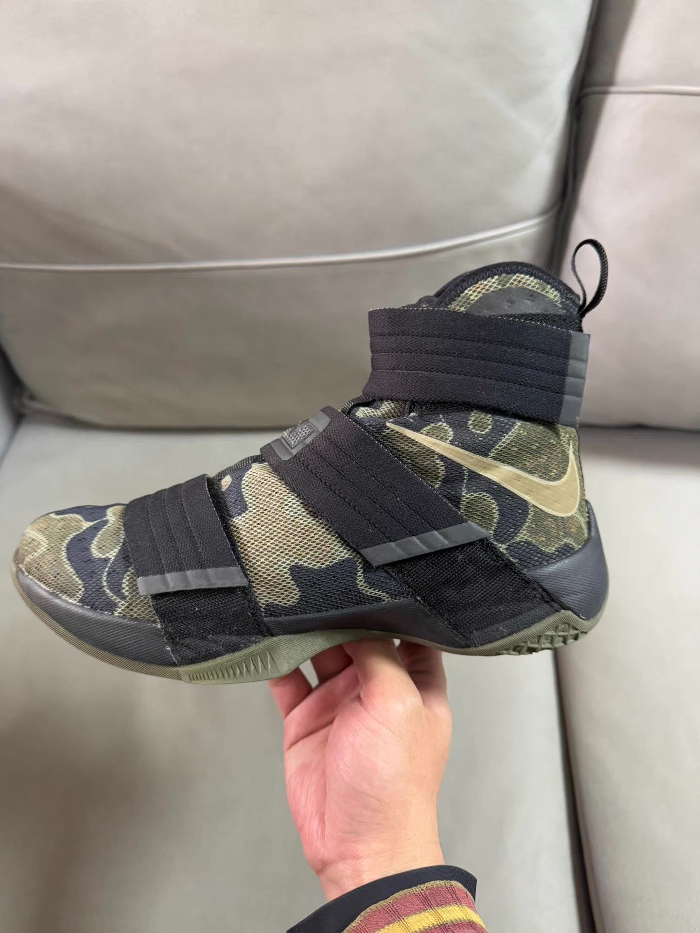 Nike LBJ Soldier 10 Camouflage practical basketball shoes Ｑ20 Size US 8 / EU 41 - 1 Thumbnail
