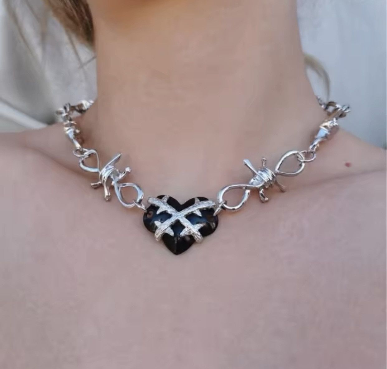 Jewelry Black Heart Necklace Size ONE SIZE - 1 Thumbnail