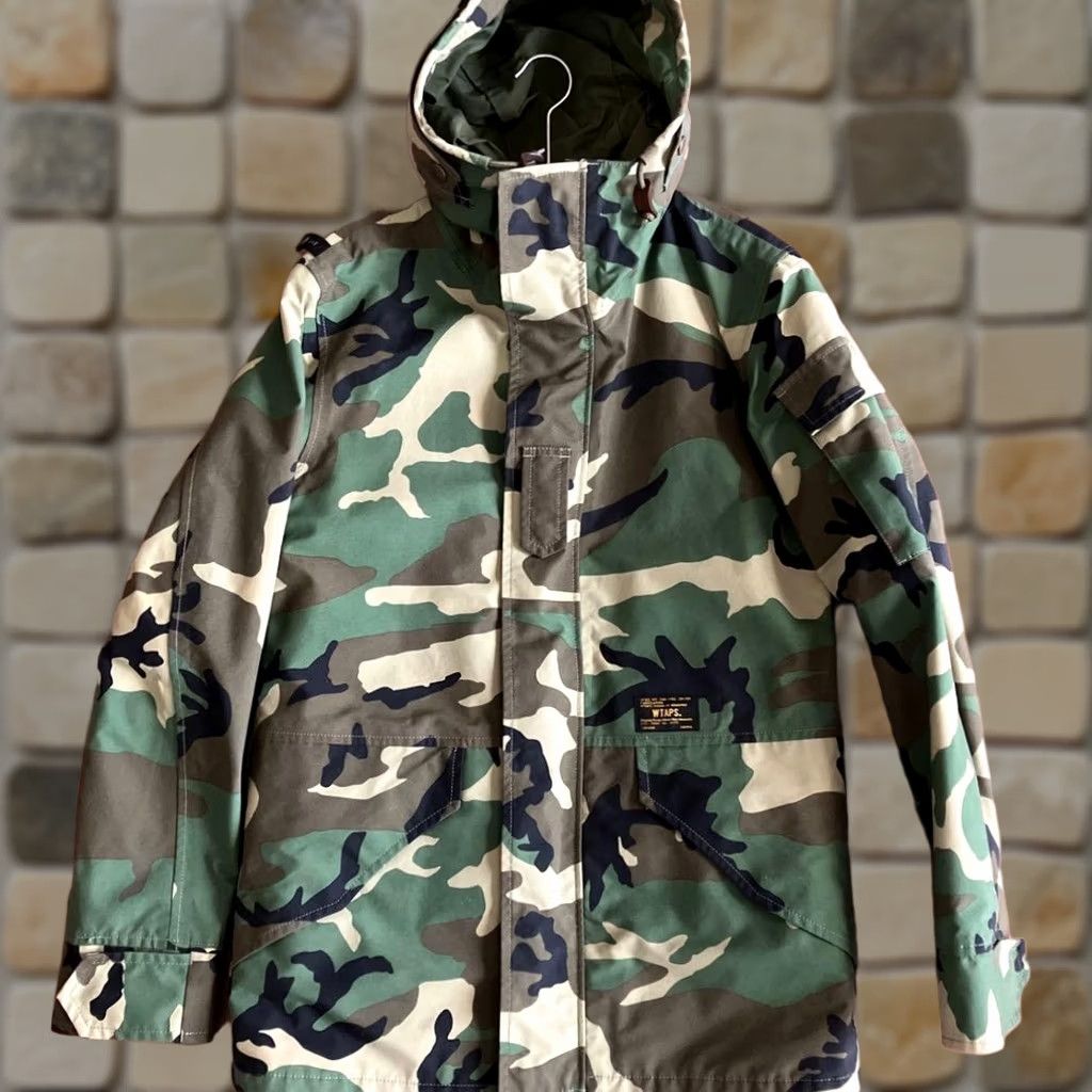 Wtaps WTAPS x HELLY HANSEN Sherpa/Jacket Nylon Tussah in Khaki