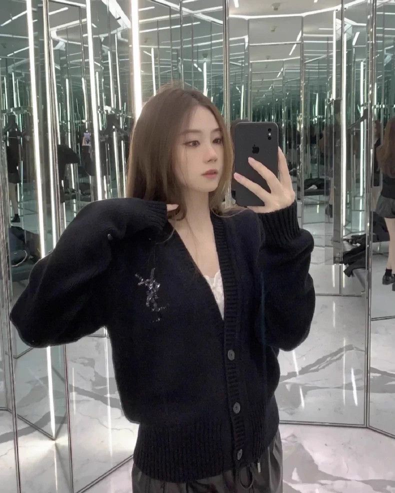 Saint Laurent Paris Saint Laurent Paris Black sequined logo cashmere cardigan Size S / US 4 / IT 40 - 7 Thumbnail