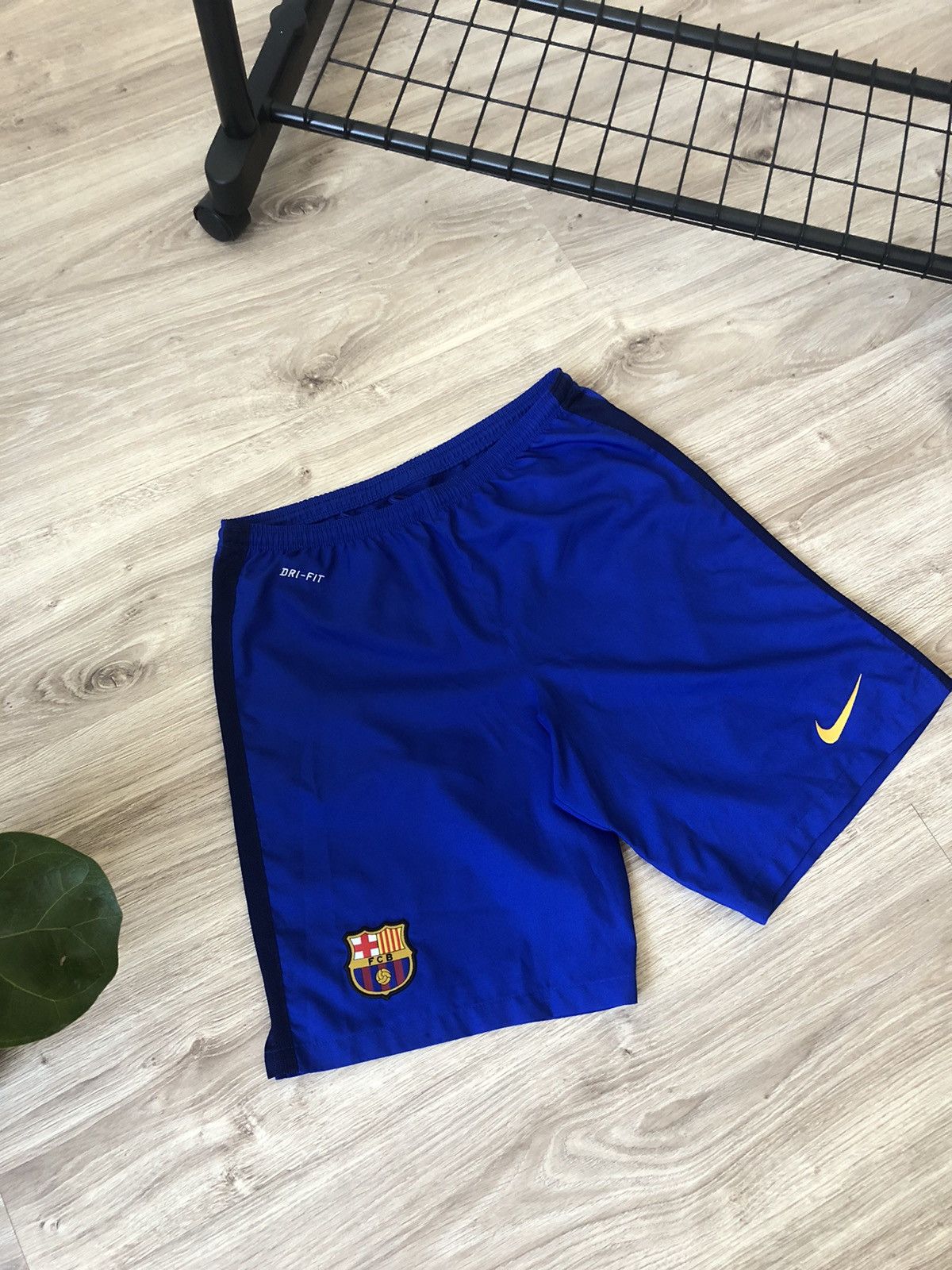 Nike Vintage Nike FC Barcelona Soccer Shorts Size M Size US 32 / EU 48 - 2 Thumbnail