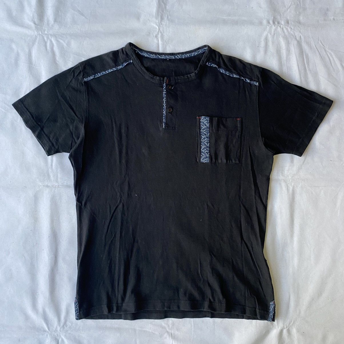 If Six Was Nine × Japanese Brand × semanticdesign Minimalist Japanese Sashiko Patch Pocket Accent Henley Tees Size US M / EU 48-50 / 2 - 2 Thumbnail