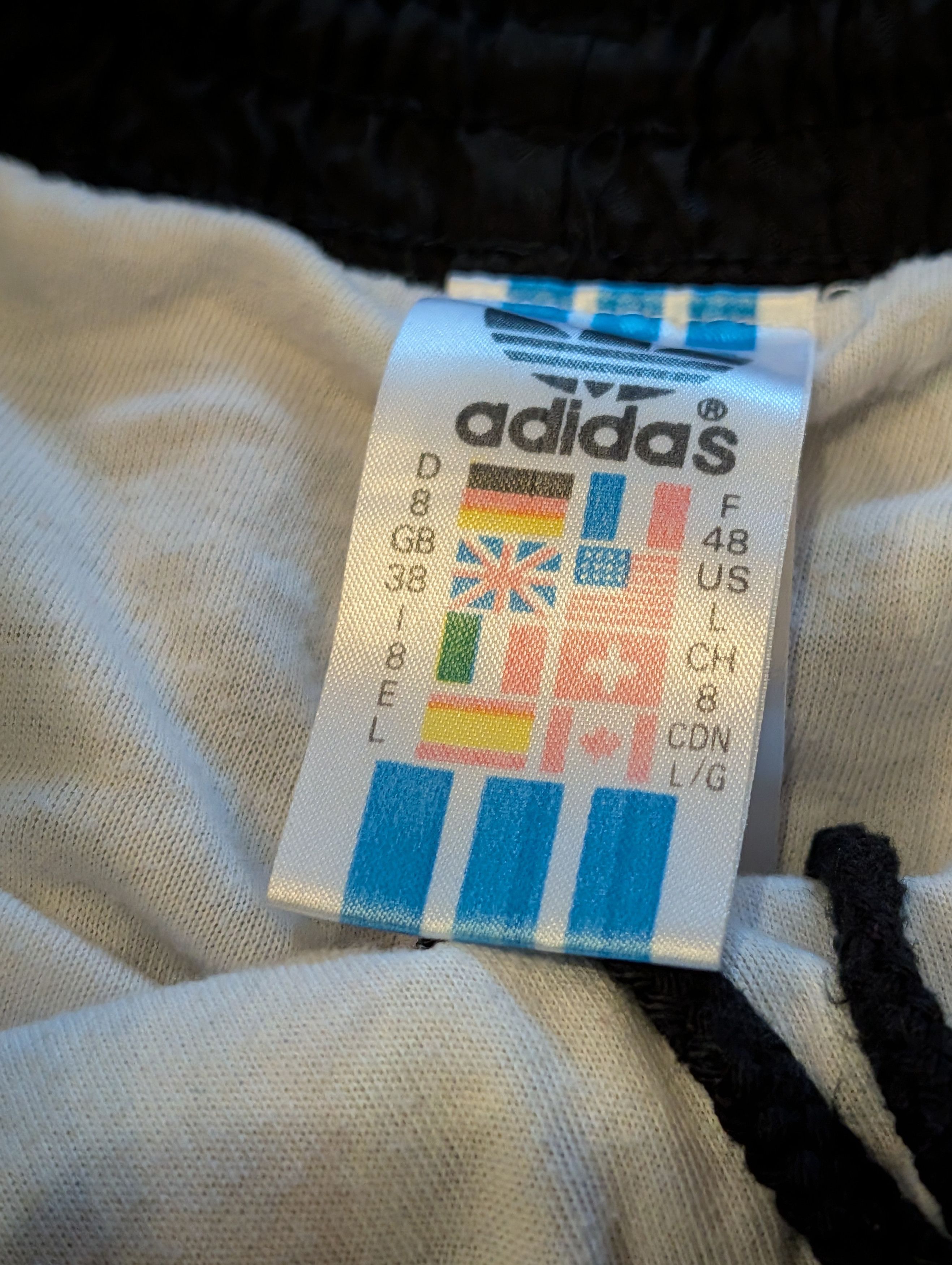 Adidas Vtg 90s Adidas Trefoil Big Logo Spellout Athletic Shorts Size US 34 / EU 50 - 3 Thumbnail