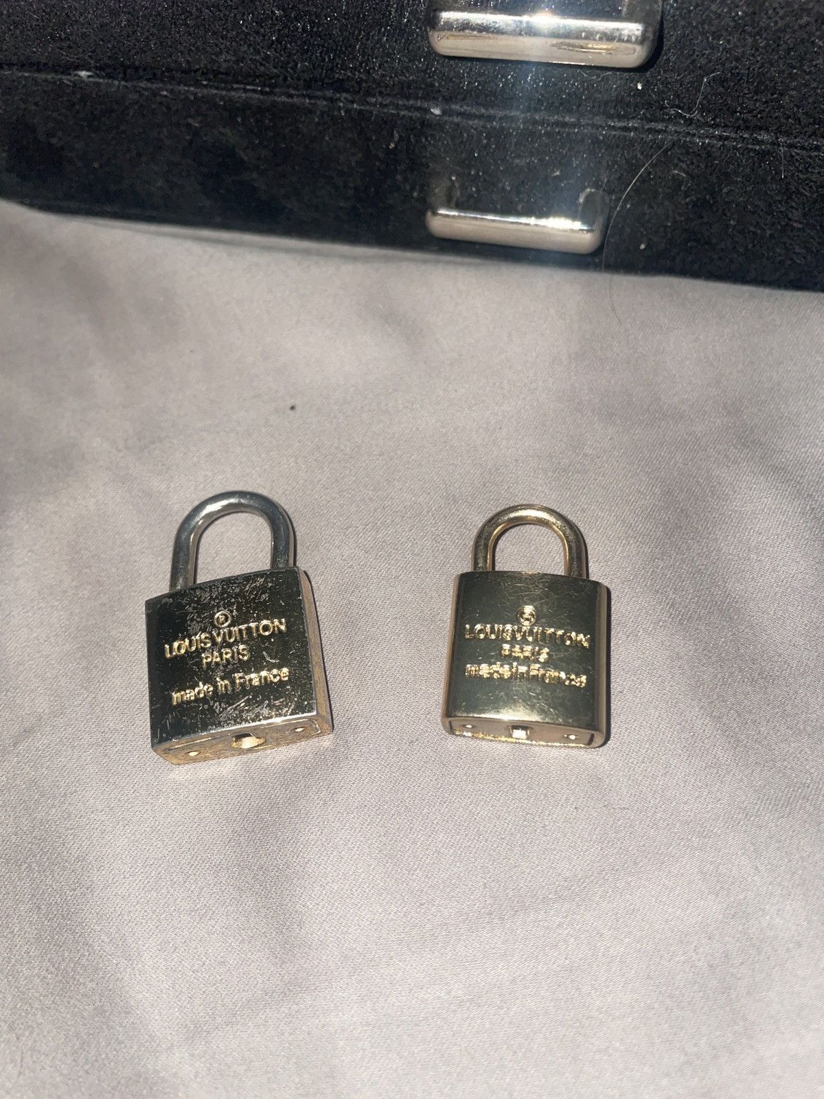 Louis Vuitton Louis Vuitton Locks Size ONE SIZE - 2 Thumbnail