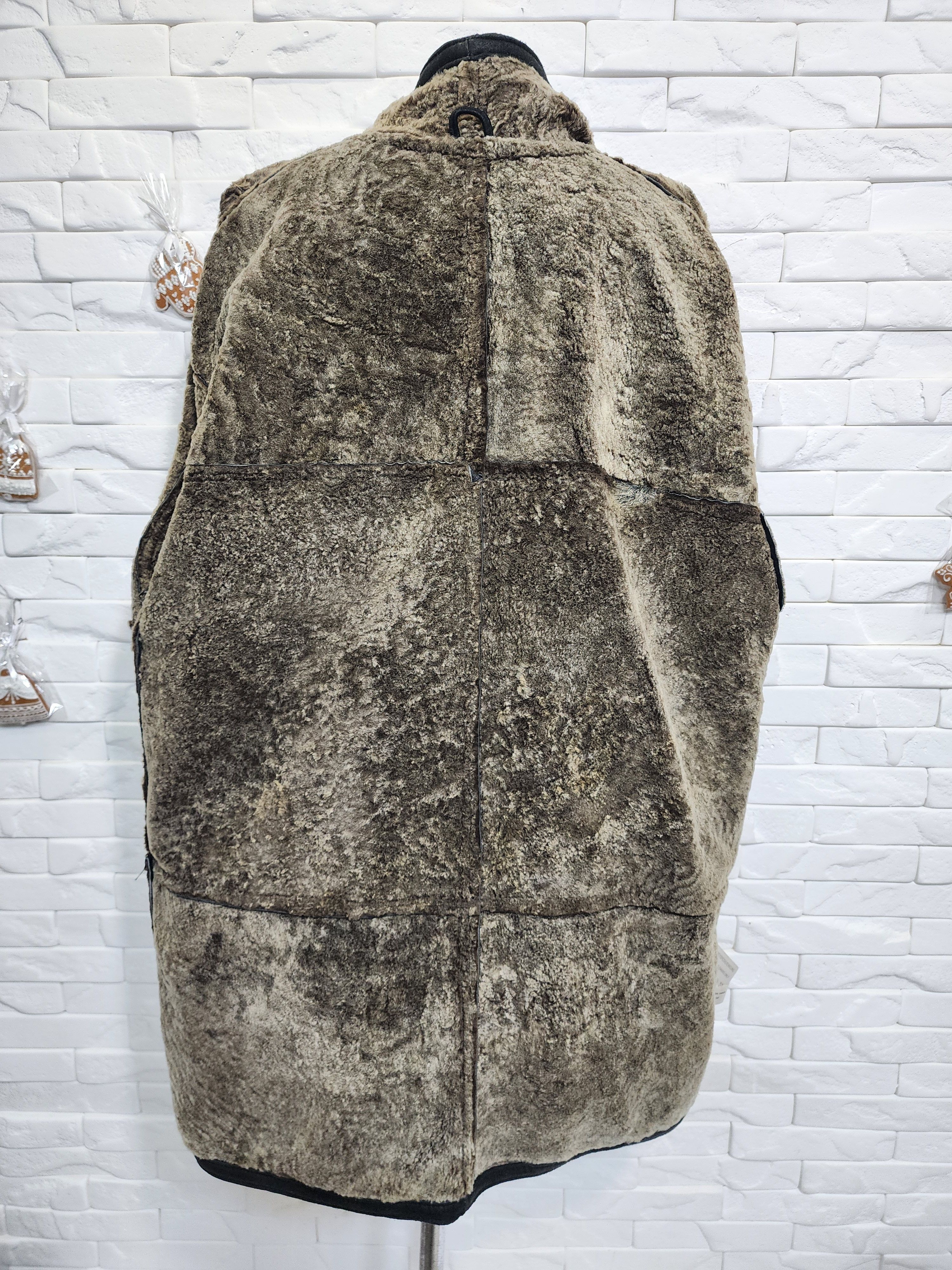Uniqlo Men's Black Sheepskin Coat: Genuine Fur, Zipper Closure Size US XL / EU 56 / 4 - 7 Thumbnail