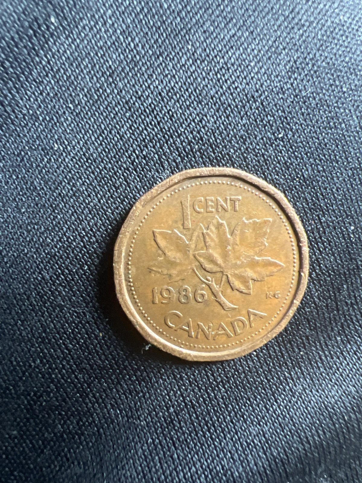 Vintage 1986 Canada 1 Cent Coin Size ONE SIZE - 2 Thumbnail