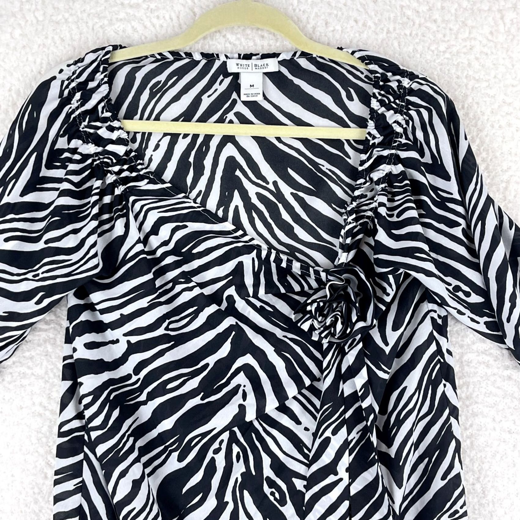White House Black Market White House Black Market Animal Print Pullover Blouse Womens M Black 3/4 Sleeve Bow Casual Shirt Black White Print Blouse Womens M Size M / US 6-8 / IT 42-44 - 2 Thumbnail