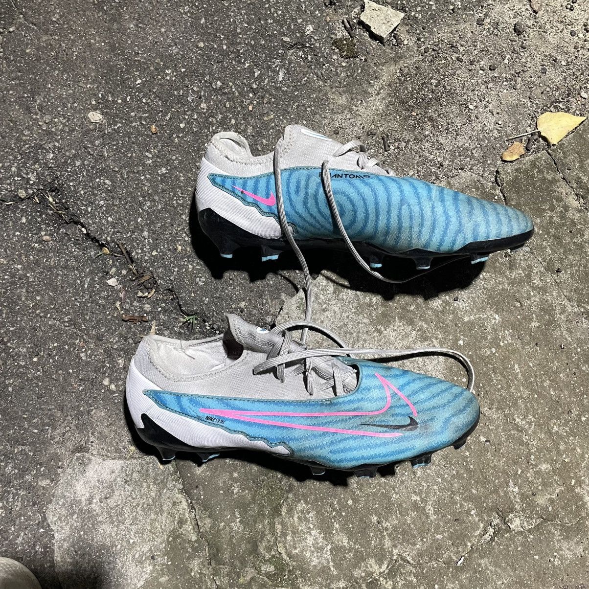 Pro Player Nike Gripknit Phantom Gx Elite Fg Light Blue White boots pro Size US 6.5 / EU 39-40 - 1 Thumbnail