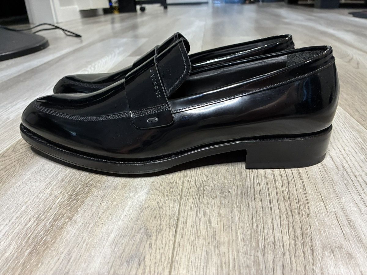 Givenchy Givenchy Black Shiny Leather Loafers Size US 9.5 / EU 42-43 - 4 Thumbnail