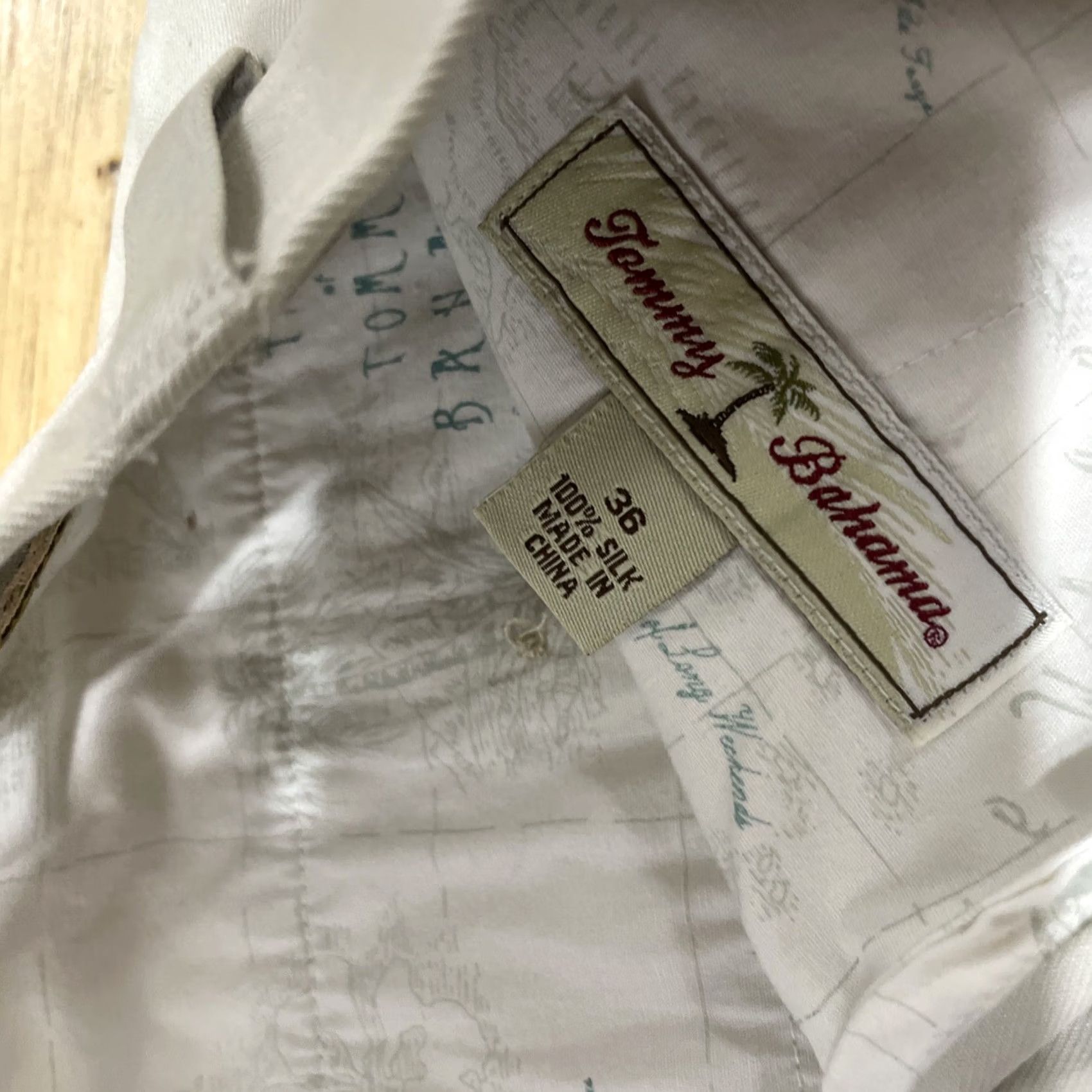 Tommy Bahama VINTAGE Tommy Bahama Pleated Silk Shorts Men 36 Cream Ivory 7" Y2k Old Money Preppy Grunge 90s Beachy Nautical Casual Travel Pockets Mens Size US 36 / EU 52 - 4 Thumbnail