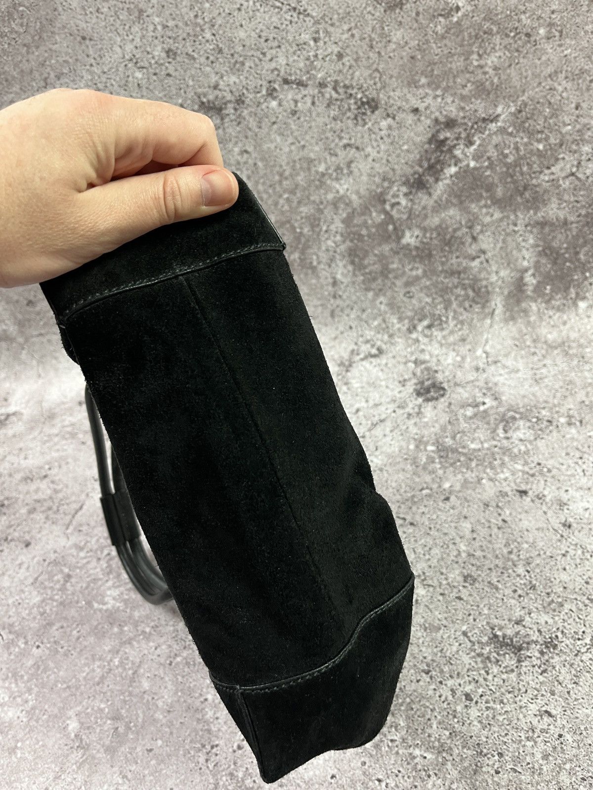 Gucci Gucci Black Suede Hobo Shoulder Bag Vintage Made in Italy 🇮🇹 Size ONE SIZE - 5 Thumbnail