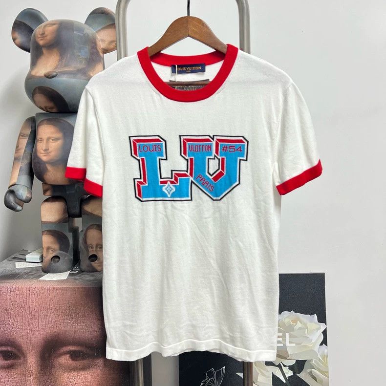 Louis Vuitton Louis Vuitton White and Red Knit Short Sleeve- DMC Size US S / EU 44-46 / 1 - 1 Thumbnail