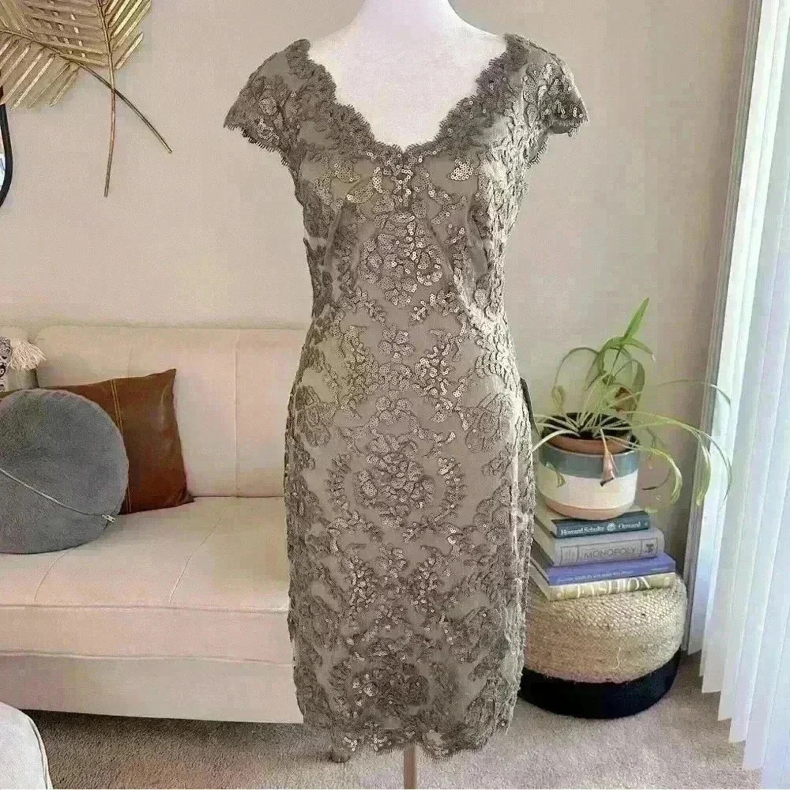 Tadashi Shoji NWT TADASHI SHOJI Paillette Embroidered Lace Dress Sz. 6 Size M / US 6-8 / IT 42-44 - 3 Thumbnail