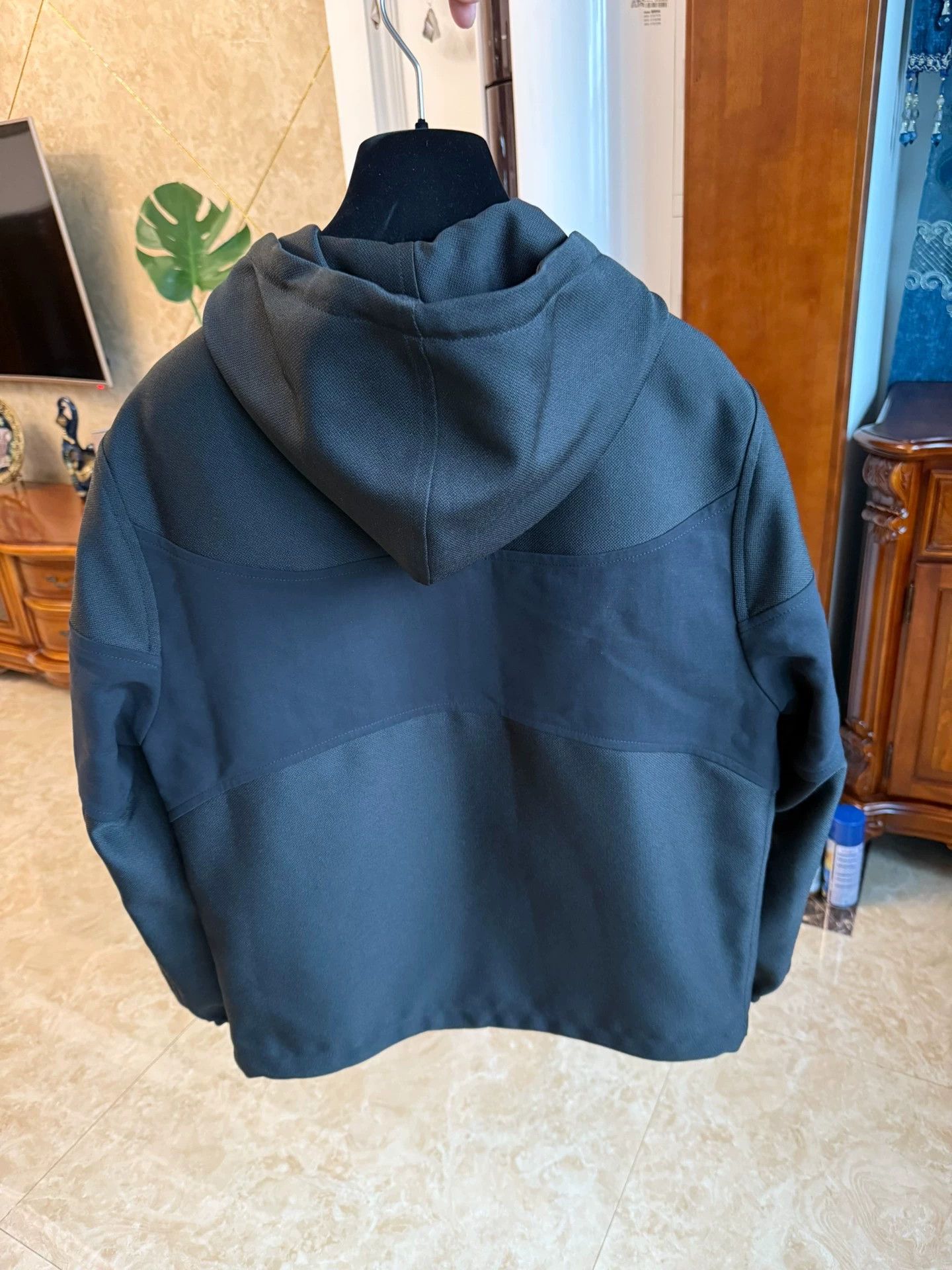 Louis Vuitton LV Hand-Beaded Logo Jacket Size 44 (48) Authentic Size US S / EU 44-46 / 1 - 2 Thumbnail