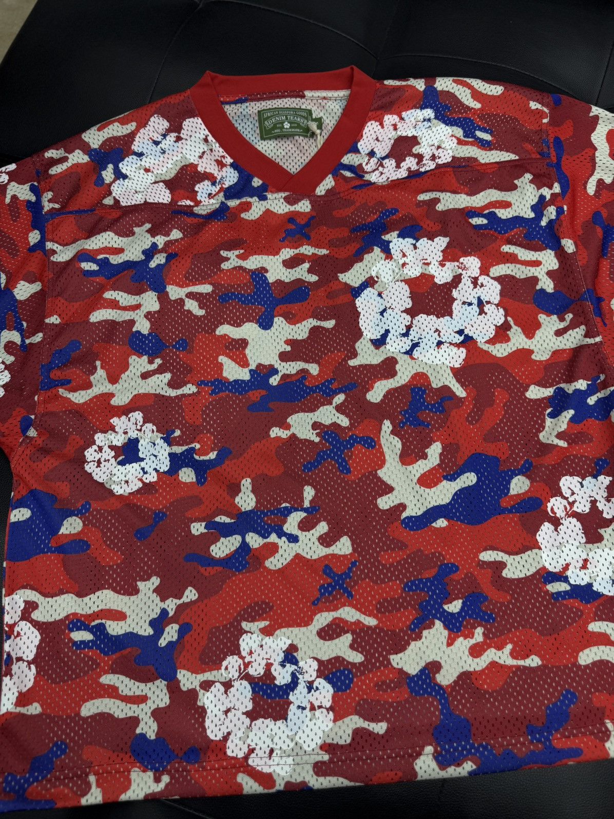 DENIM TEARS Denim Tears Red Camo Cotton Wreath Jersey Size S (NEW) Size US S / EU 44-46 / 1 - 4 Thumbnail