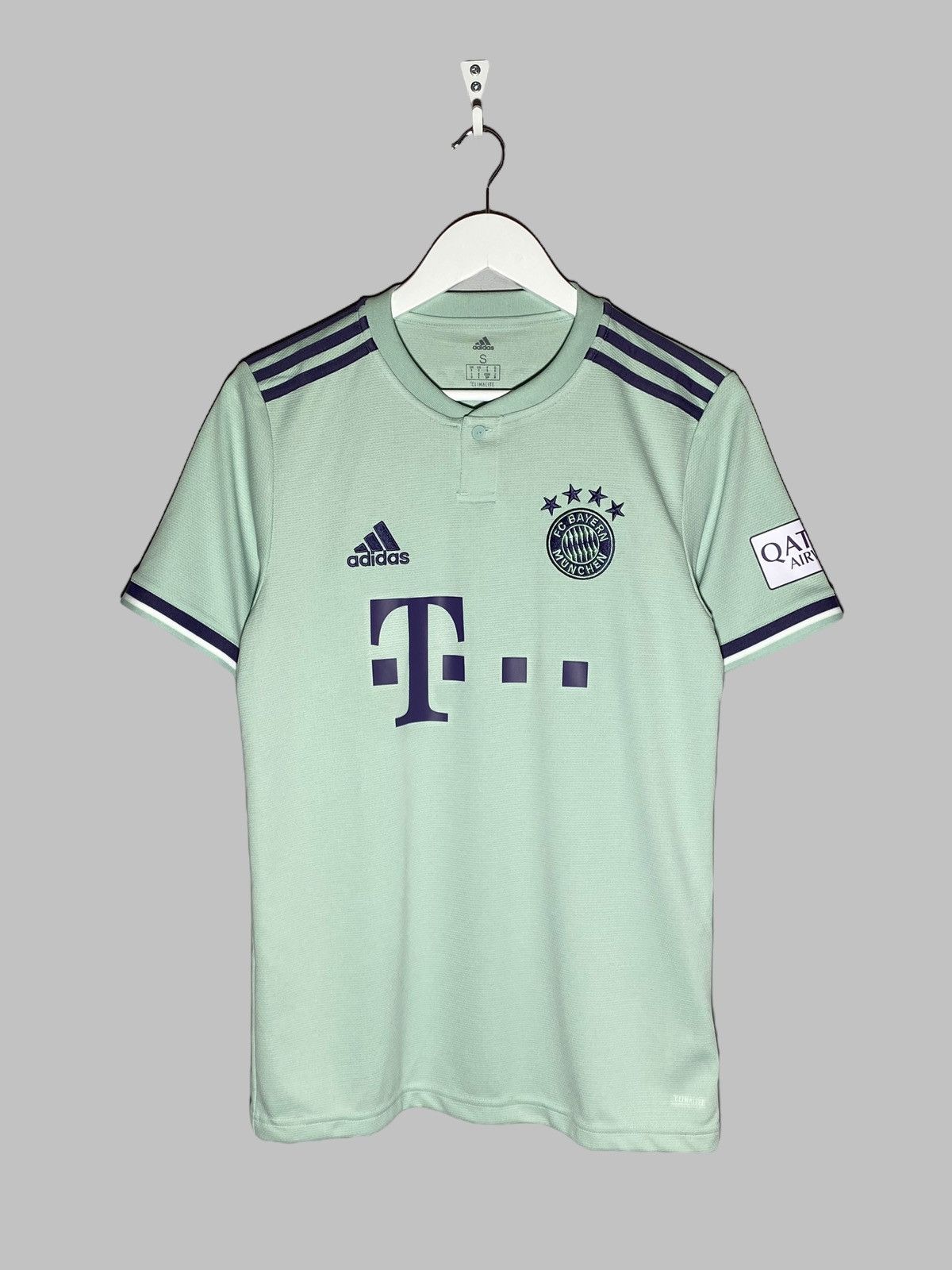 Adidas 🔥 ADIDAS FC BAYERN MUNCHEN 2018/19 AWAY FOOTBALL SHIRT Size US S / EU 44-46 / 1 - 1 Thumbnail
