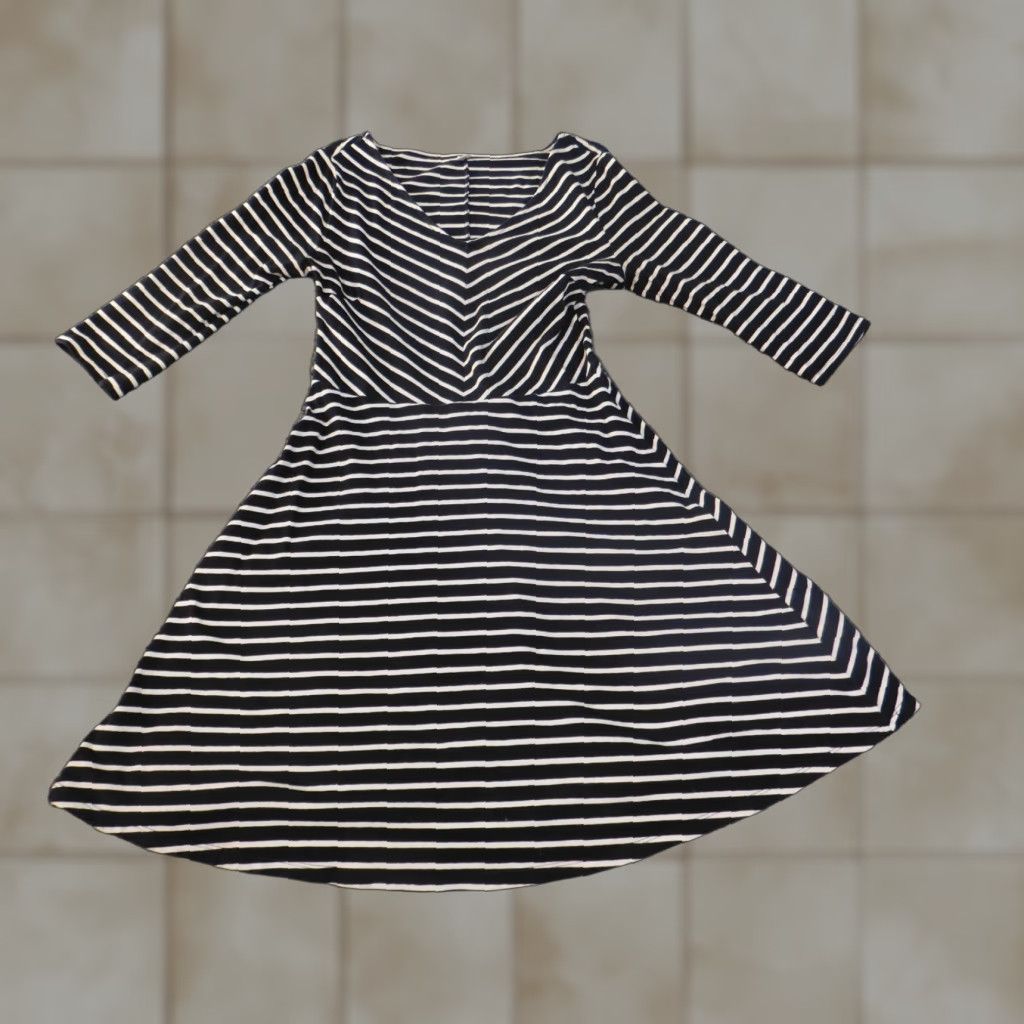 Old Navy Old Navy Dress Midi Black Striped Womens Stretch Cotton V-Neck Raglan Sleeve Long Sleeve Sundress, Casual, black, M, Regular, Women Size M / US 6-8 / IT 42-44 - 1 Thumbnail