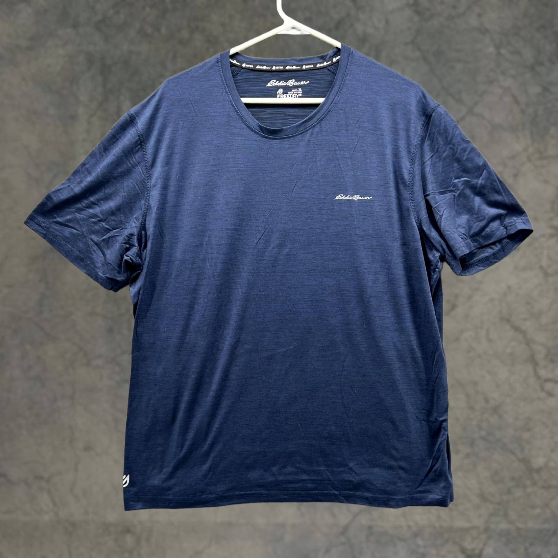 Eddie Bauer Eddie Bauer Shirt Men XL Blue Knit Logo Short Sleeve Crew Neck Navy? Size US L / EU 52-54 / 3 - 1 Thumbnail