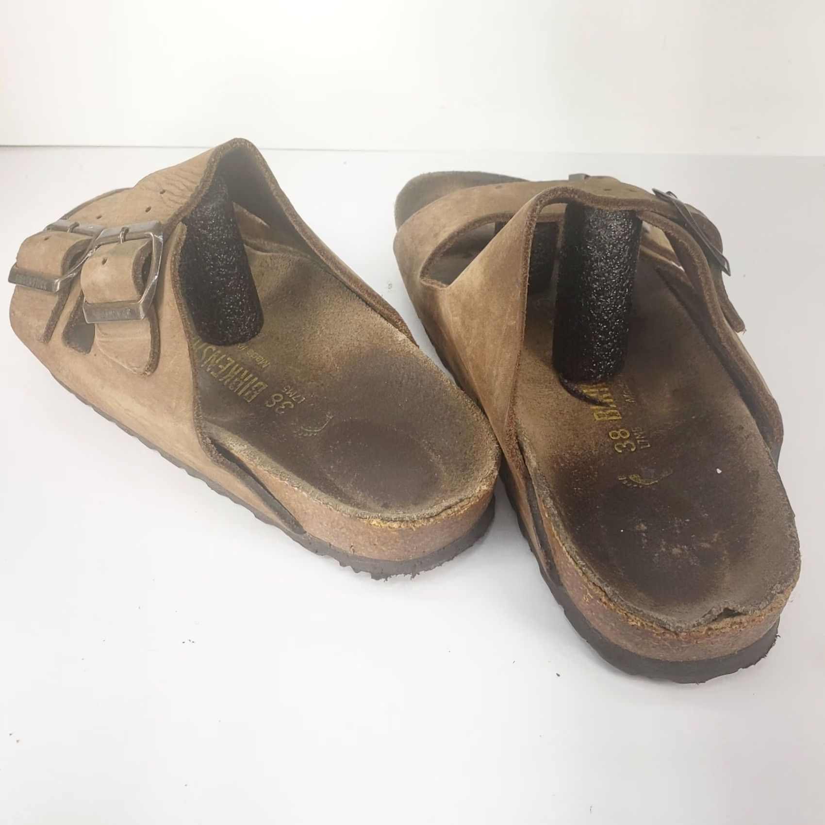 Birkenstock Birkenstock Arizona Sandals Tan Suede Size 38 Women 7 Buckle Flat Slide Unisex? No—Women Accessories? Size US 7 / IT 37 - 5 Thumbnail