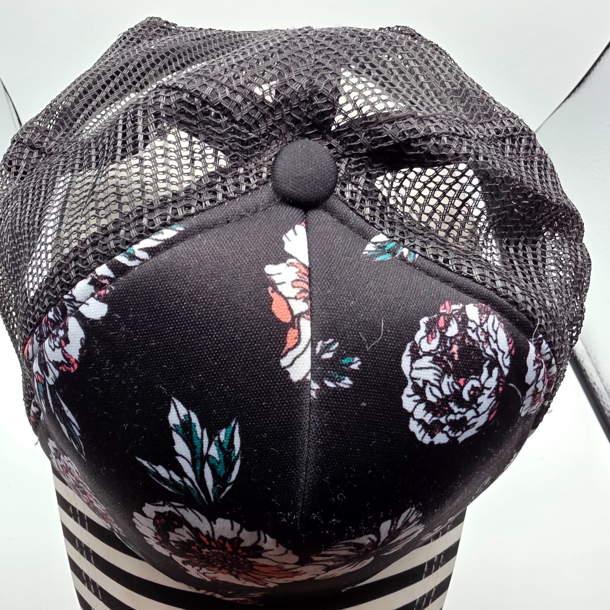 Other Roxy Womens Black White Floral Trucker Hat Casual Outdoors L Size ONE SIZE - 5 Thumbnail
