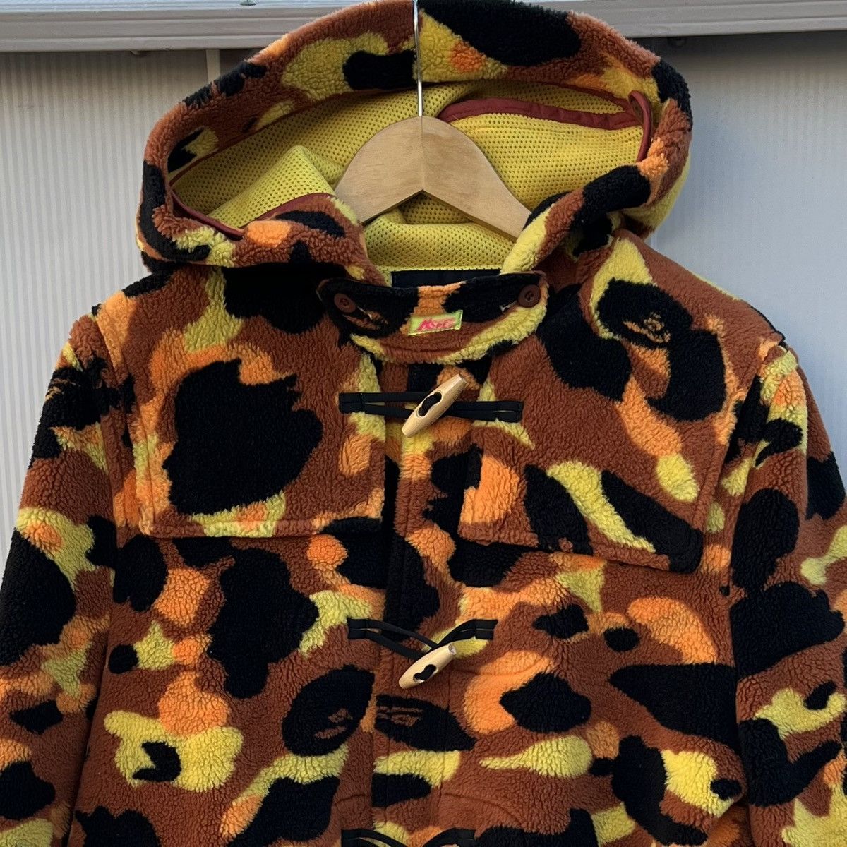 Bape A Bathing Ape BAPE Fleece Duffle Boa Camo Jacket Sz M Size US M / EU 48-50 / 2 - 1 Thumbnail