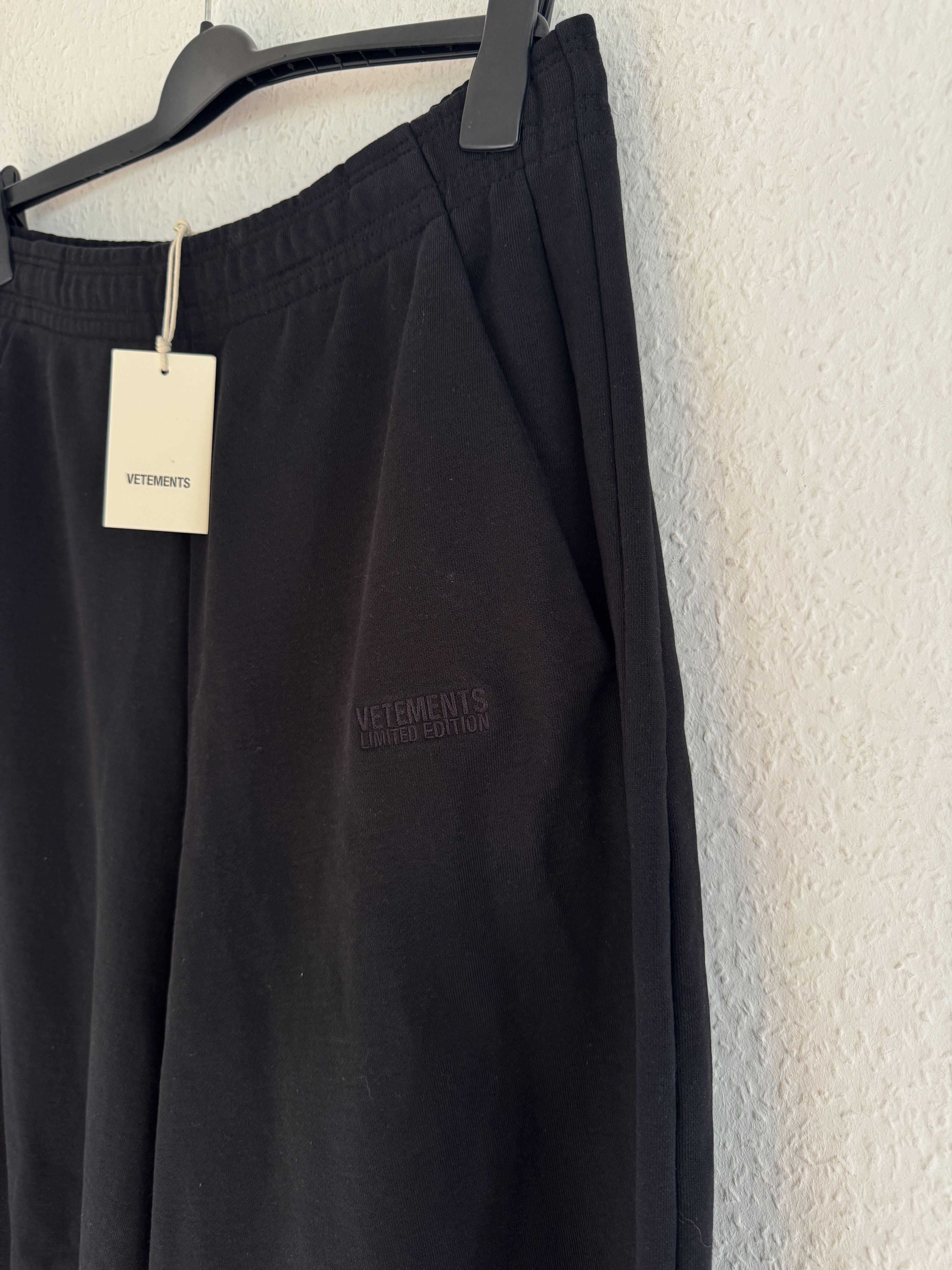 Vetements Wide-leg panelled sweatpants (revised fit version) Size US 34 / EU 50 - 4 Thumbnail
