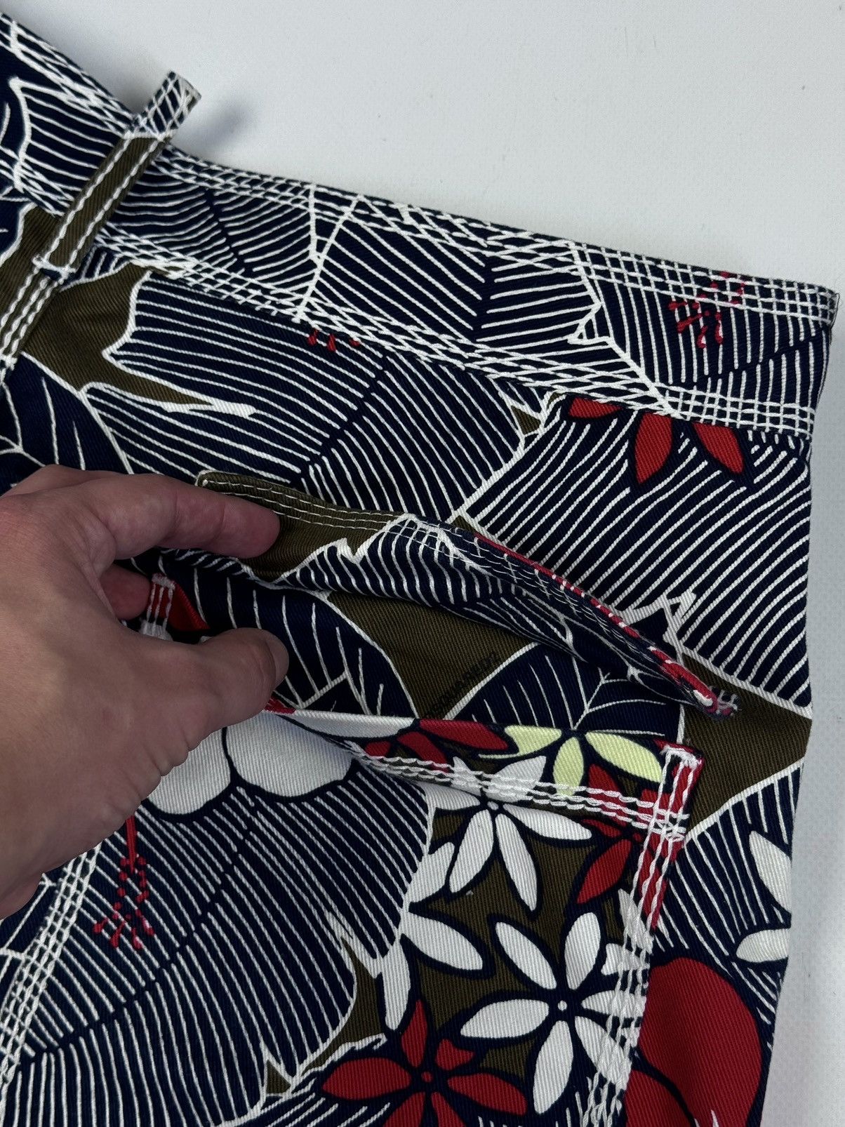Designer × Dsquared2 DSQUARED2 Floral Flowers Pattern Cotton Shorts Size US 35 - 20 Thumbnail