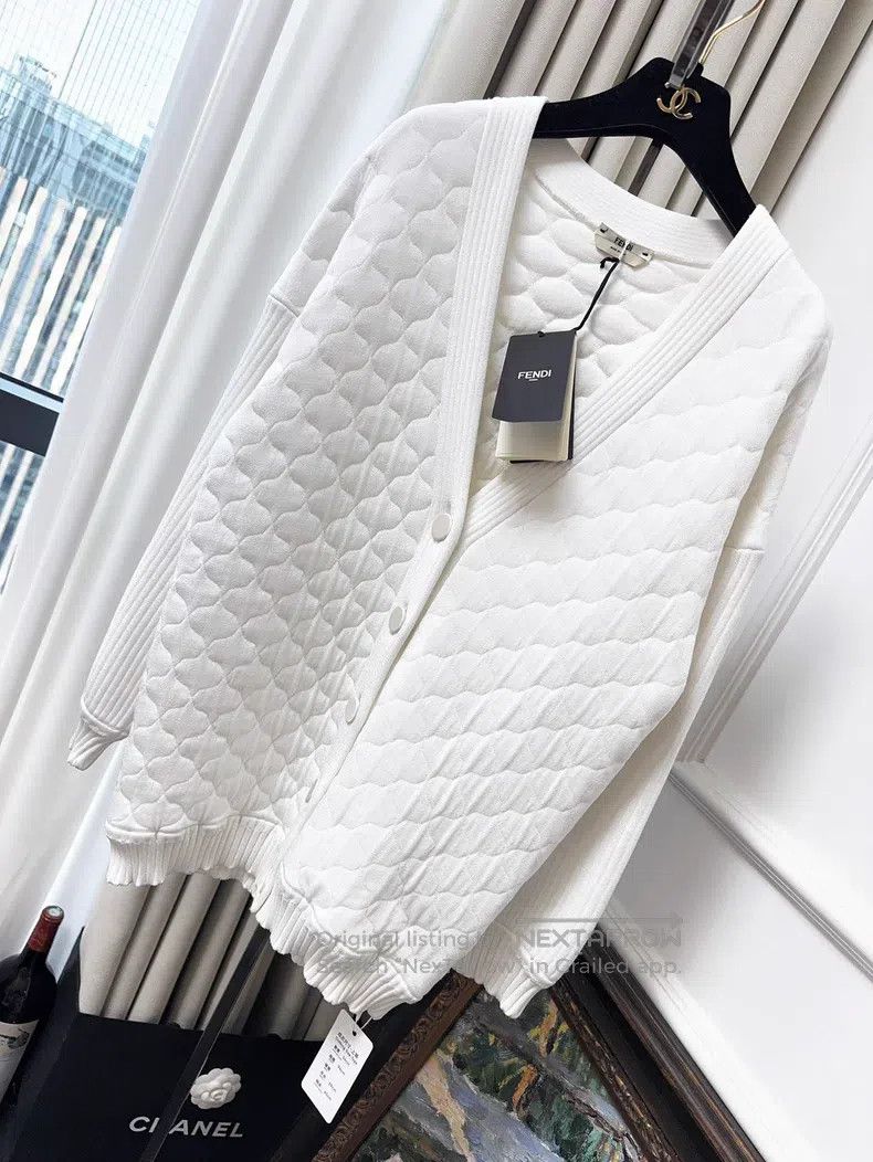 Fendi Fendi White Diamond Pattern Printed Oversized Knitted Jack Size XS / US 0-2 / IT 36-38 - 1 Thumbnail
