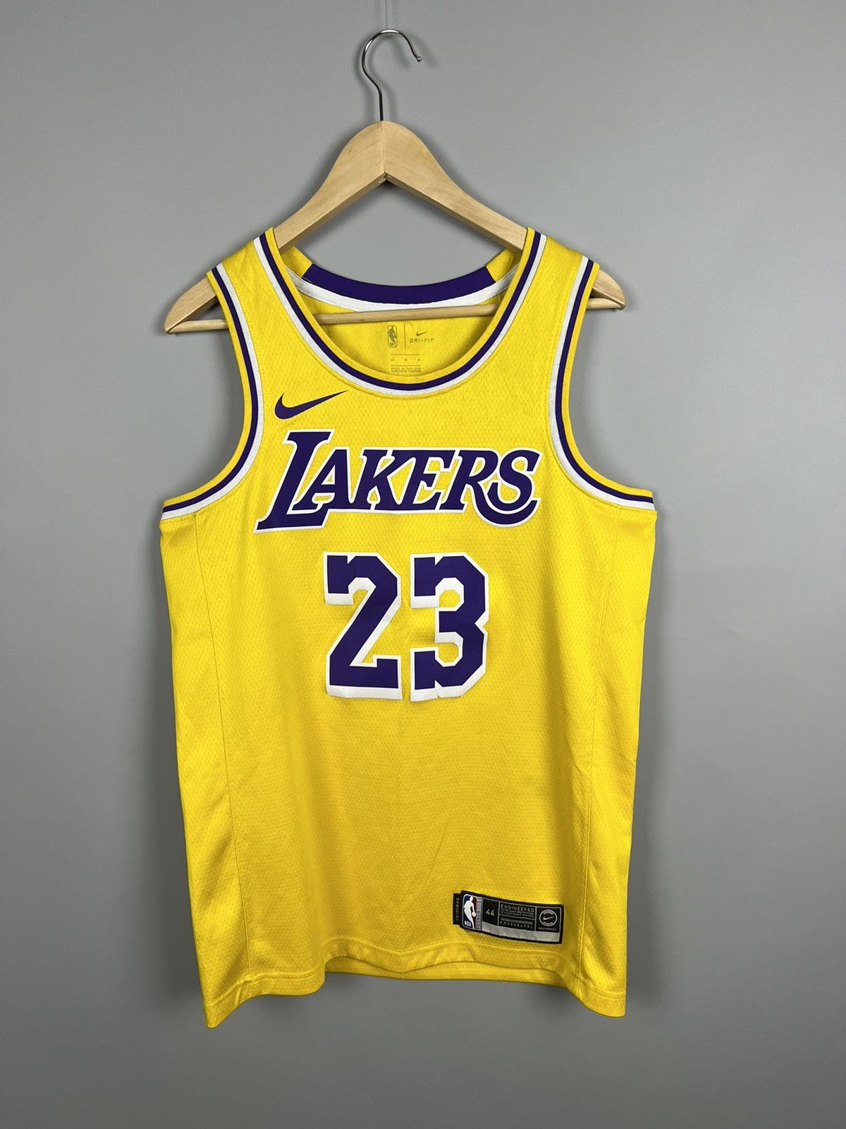 Nike Los Angeles Lakers Lebron James 23 Jersey Size US M / EU 48-50 / 2 - 1 Thumbnail