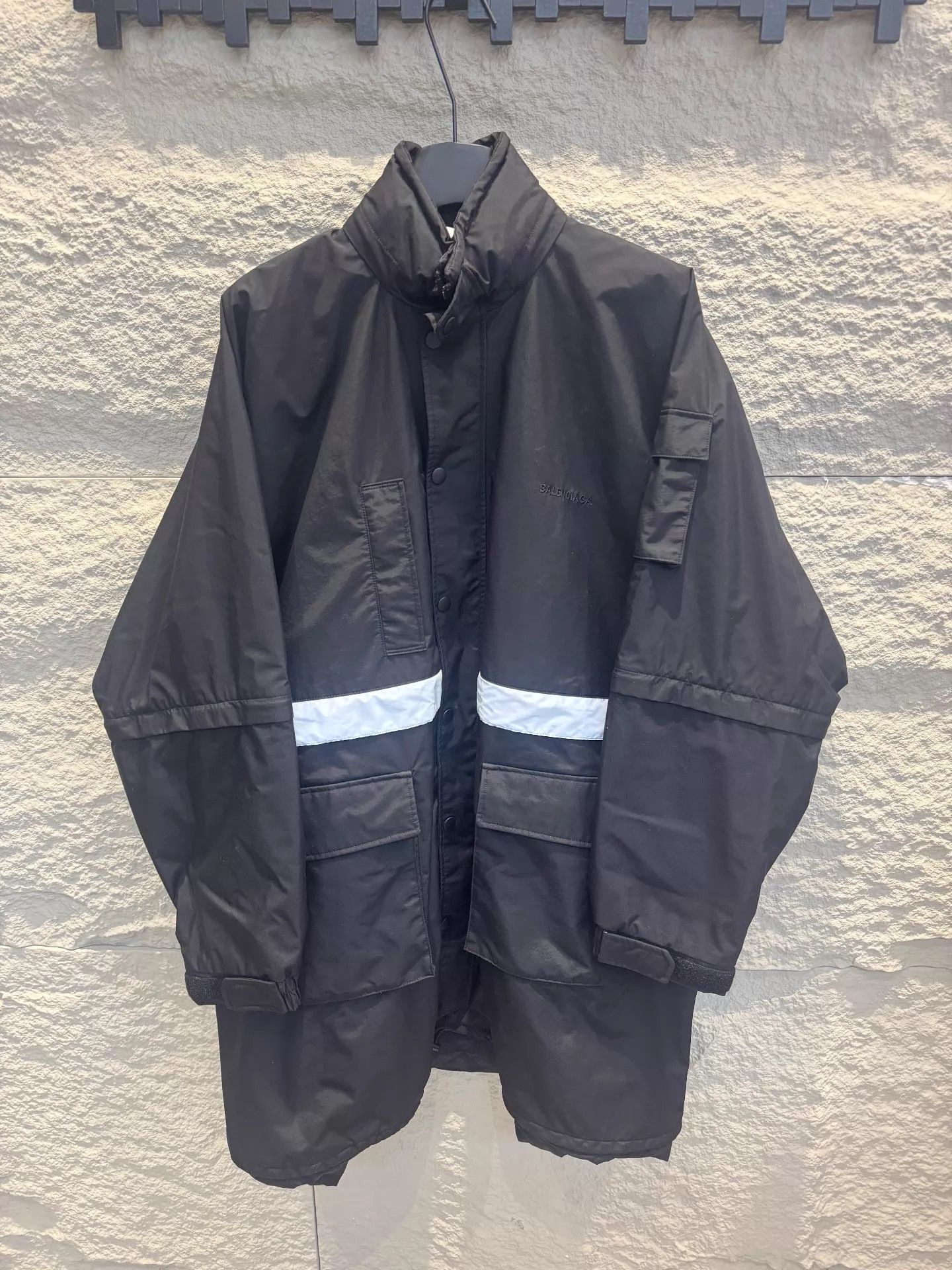 Balenciaga Balenciaga Black Oversize Security Parka 44 Size US S / EU 44-46 / 1 - 1 Thumbnail