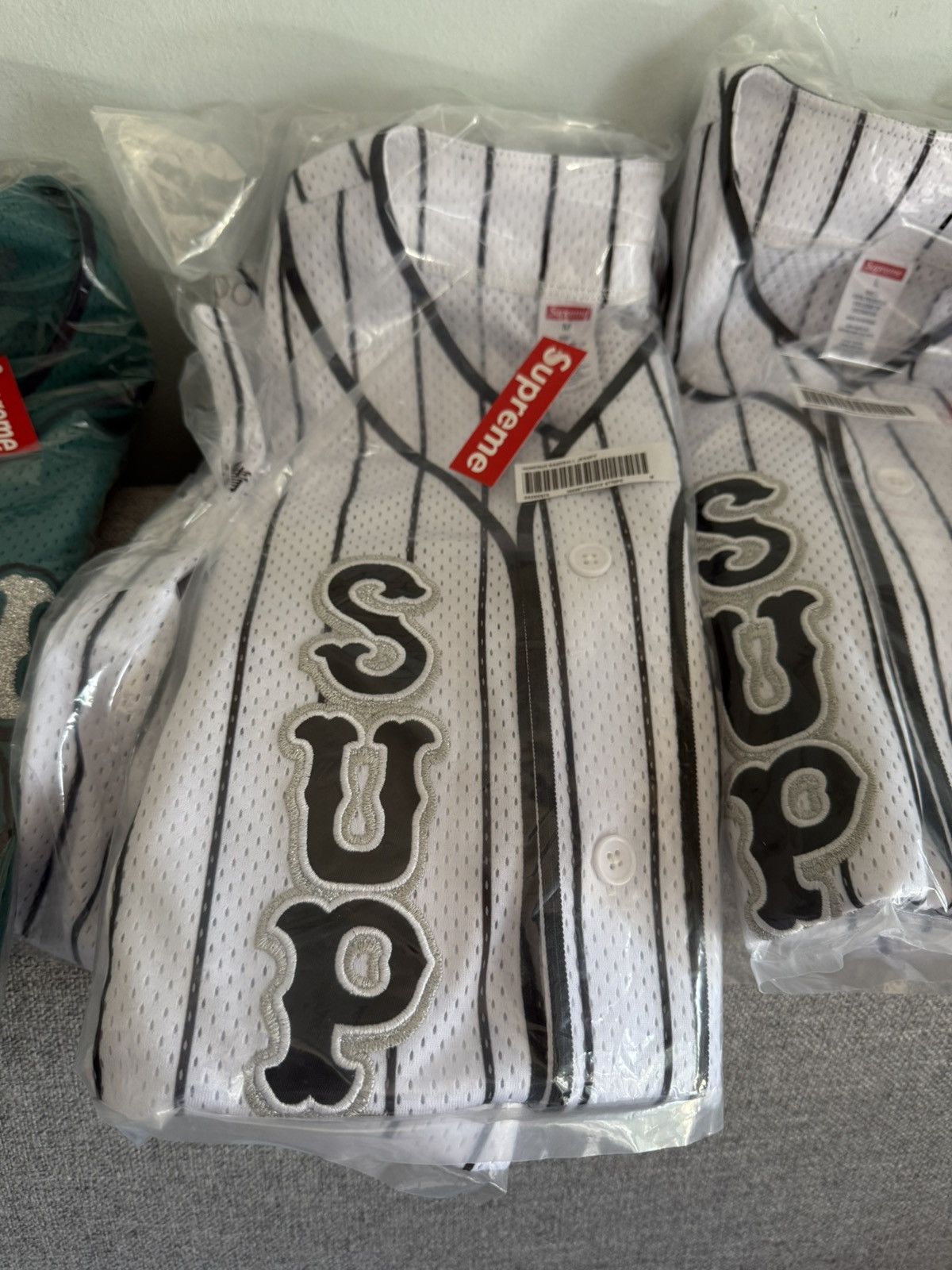 トップス Supreme run Baseball Jersey Stripe トップス Supreme run Baseball Jersey Stripe Buy Supreme x