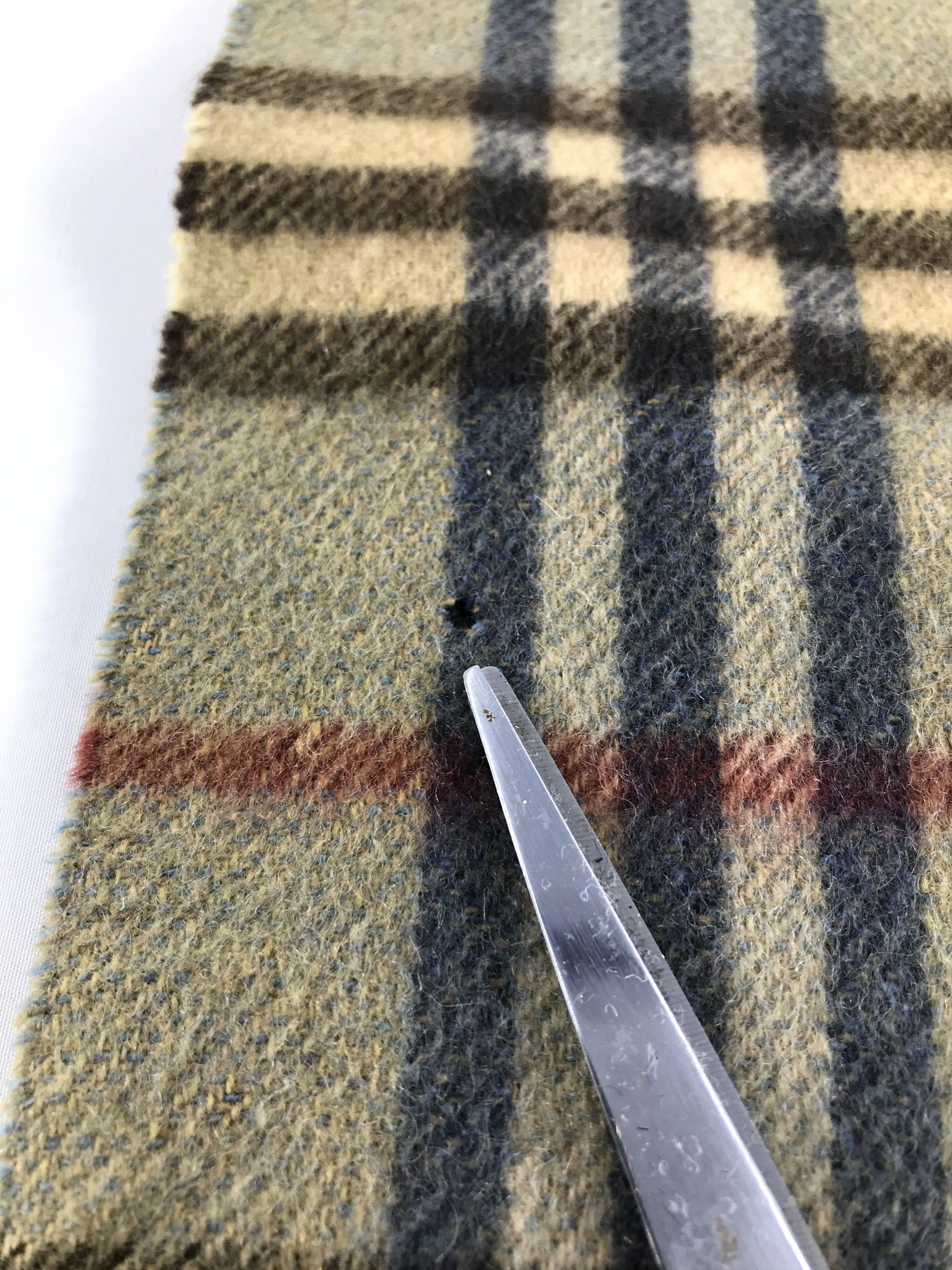 Burberry Burberrys Nova Check Green Cashmere Scarf Muffler V421 Size ONE SIZE - 9 Thumbnail