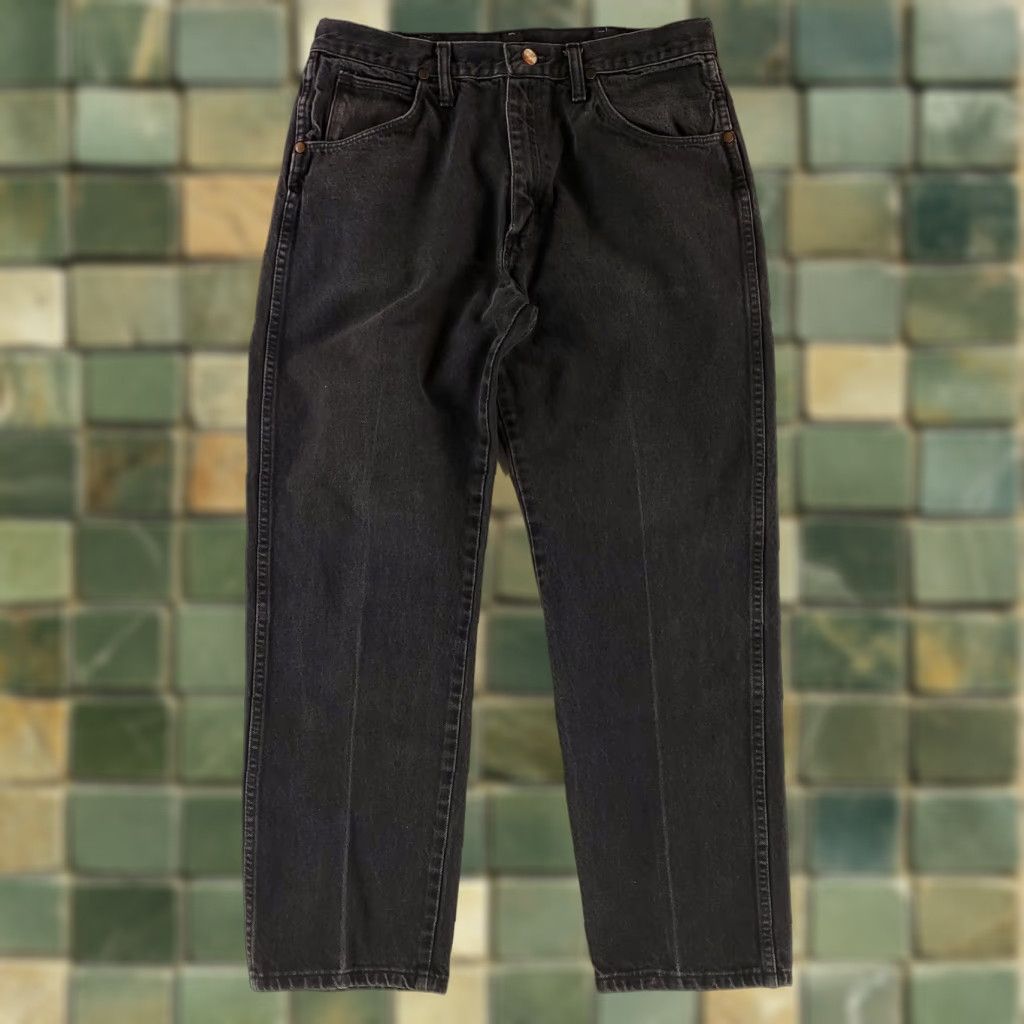 Wrangler VINTAGE Wrangler Jeans 90s Black 22MWZBN Made USA Mens 34x30 32x28.5 Actual Straight Jeans Mens Black 90s VTG Wrangler Jeans Size US 32 / EU 48 - 1 Thumbnail