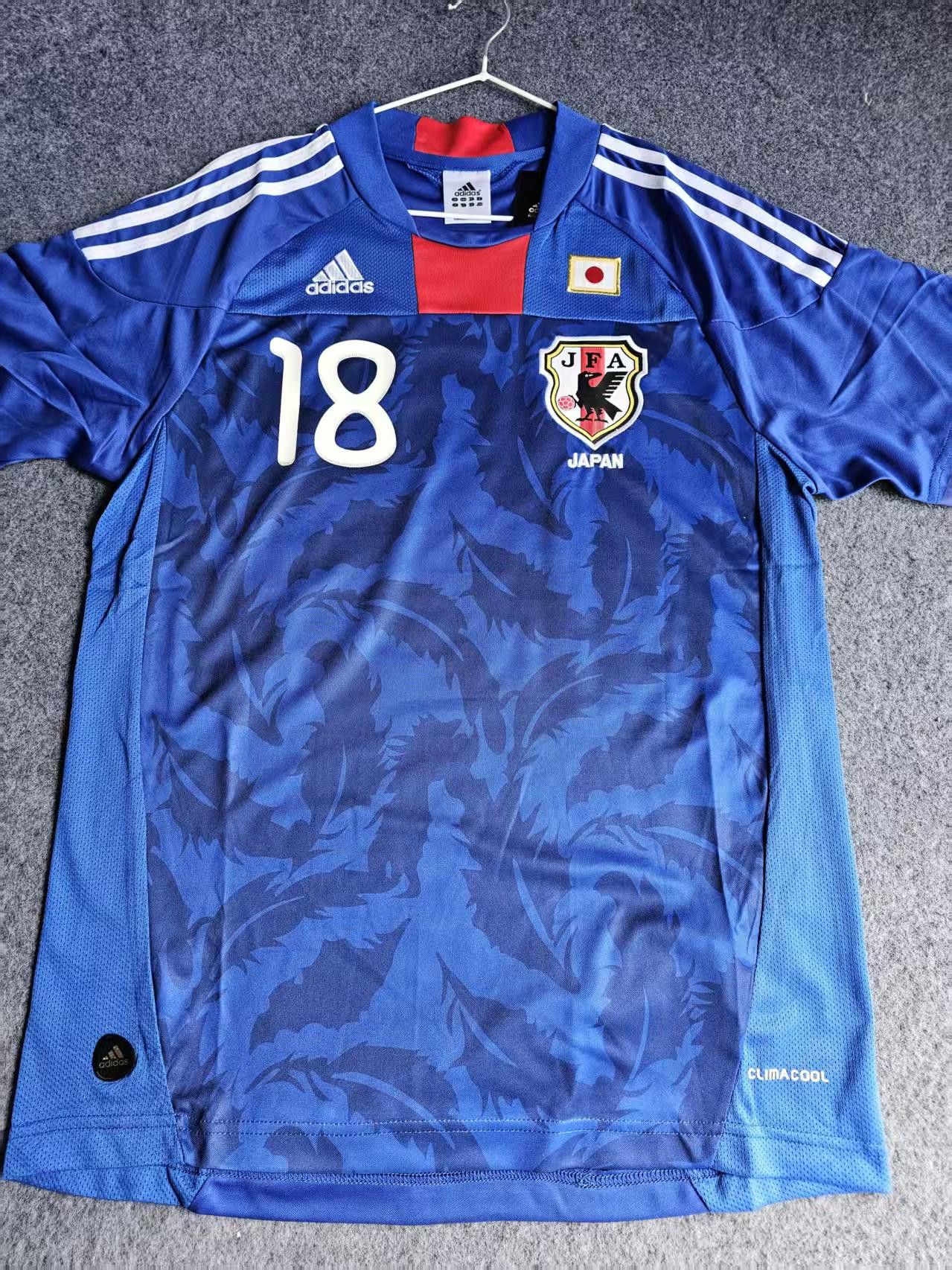 Other 2010 Japan #18 Keisuke Honda Jersey Size US S / EU 44-46 / 1 - 1 Thumbnail