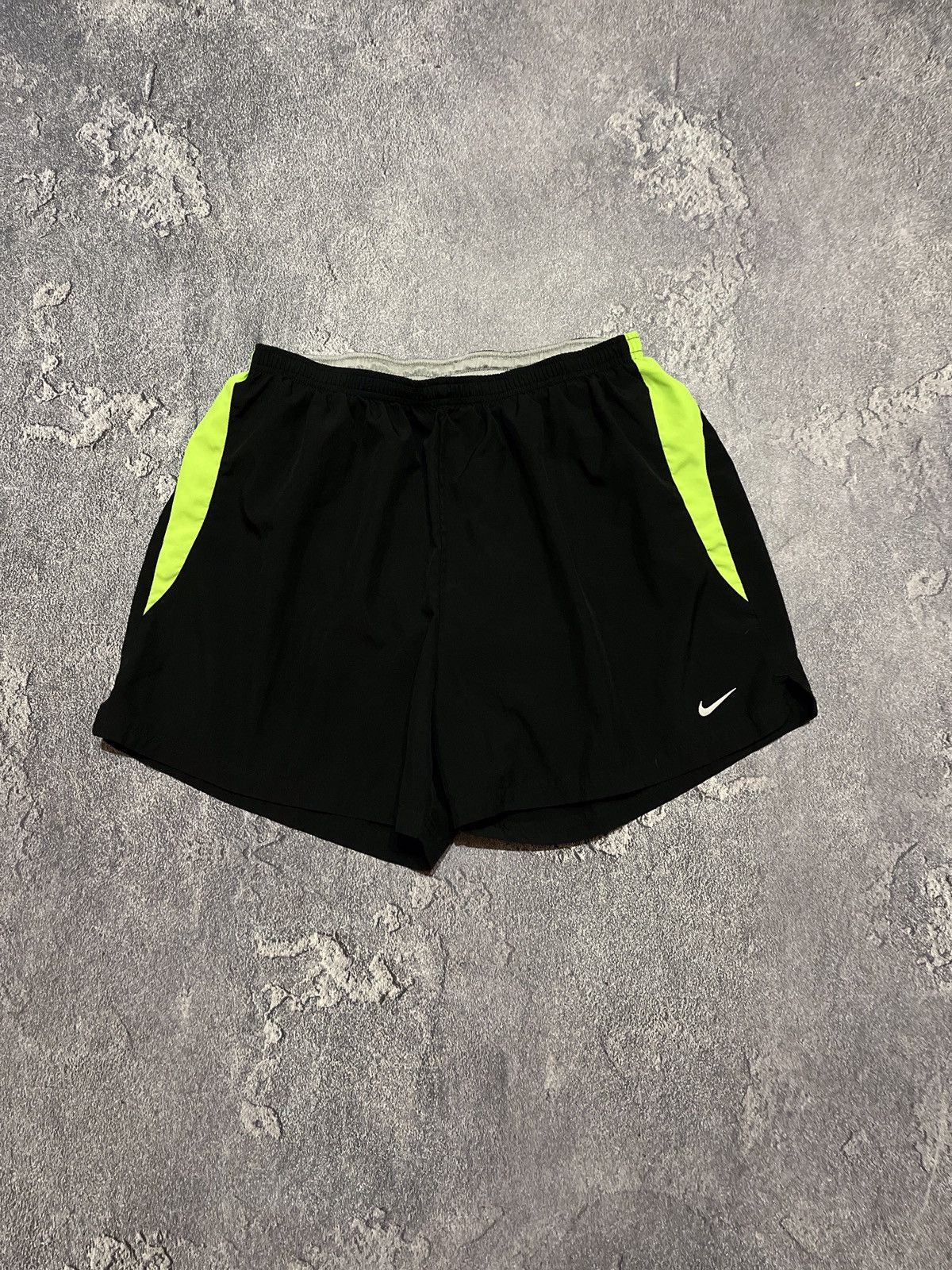 Nike × Vintage Vintage Nike shorts streetwear swoosh casual y2k size L Size US 34 / EU 50 - 1 Thumbnail