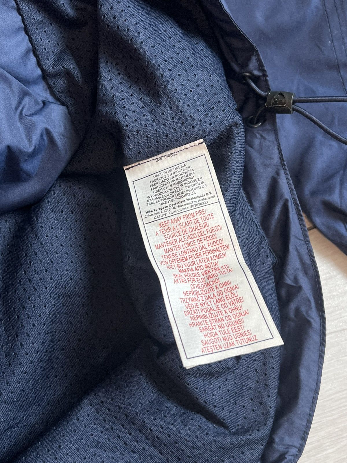 Nike Vintage Nike F.C Barcelona 2002/03 Blokecore Soccer Jacket Size US M / EU 48-50 / 2 - 14 Thumbnail