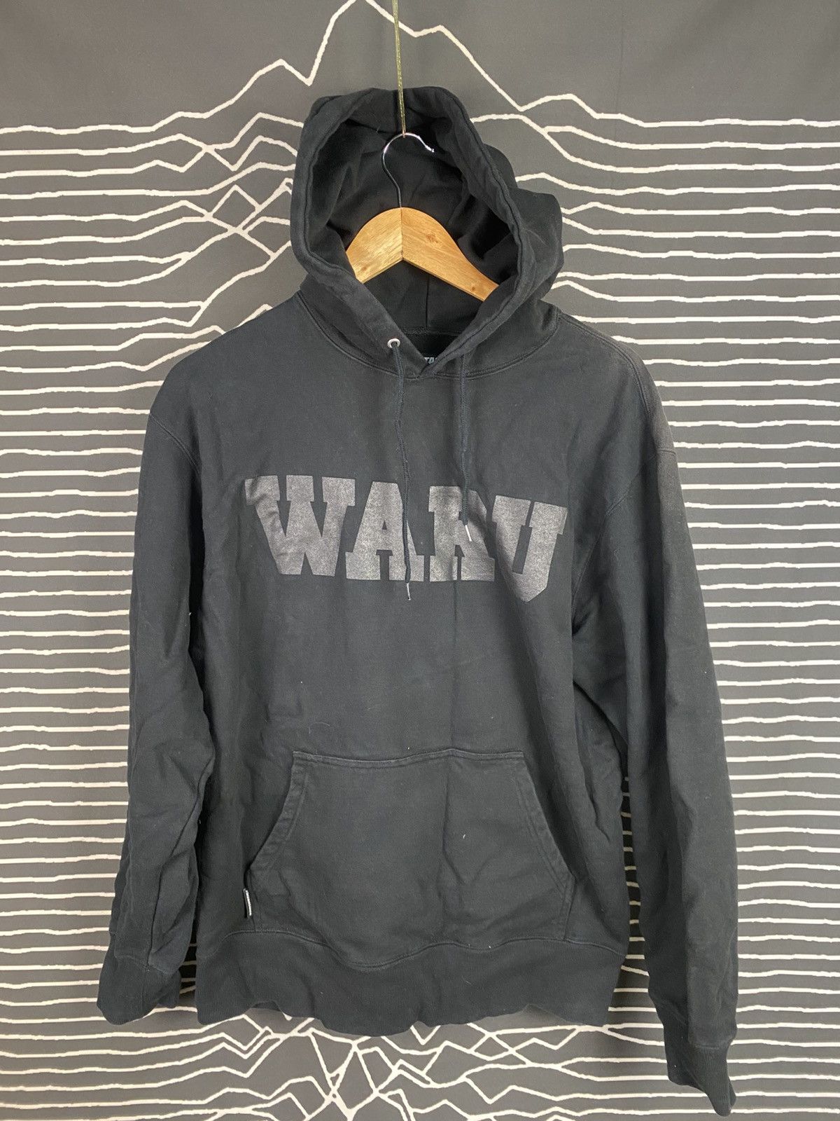 Santastic WARU pullover hoodie