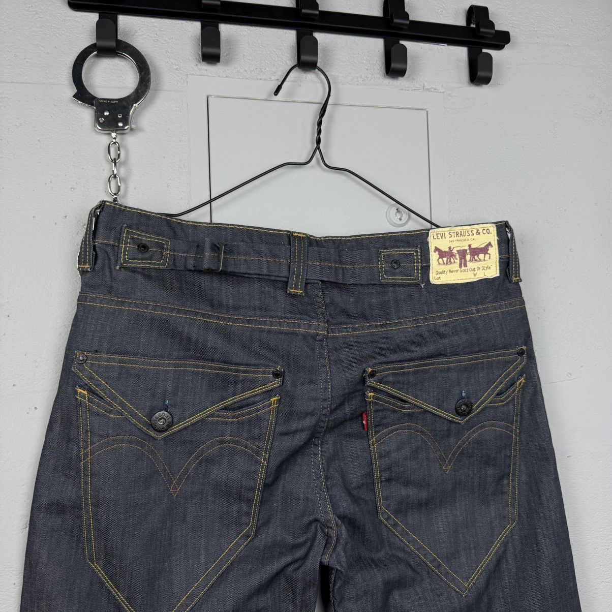 Levi's Vintage Levi’s Buckle Distressed Belt Jeans Avant Garde Size US 34 / EU 50 - 3 Thumbnail