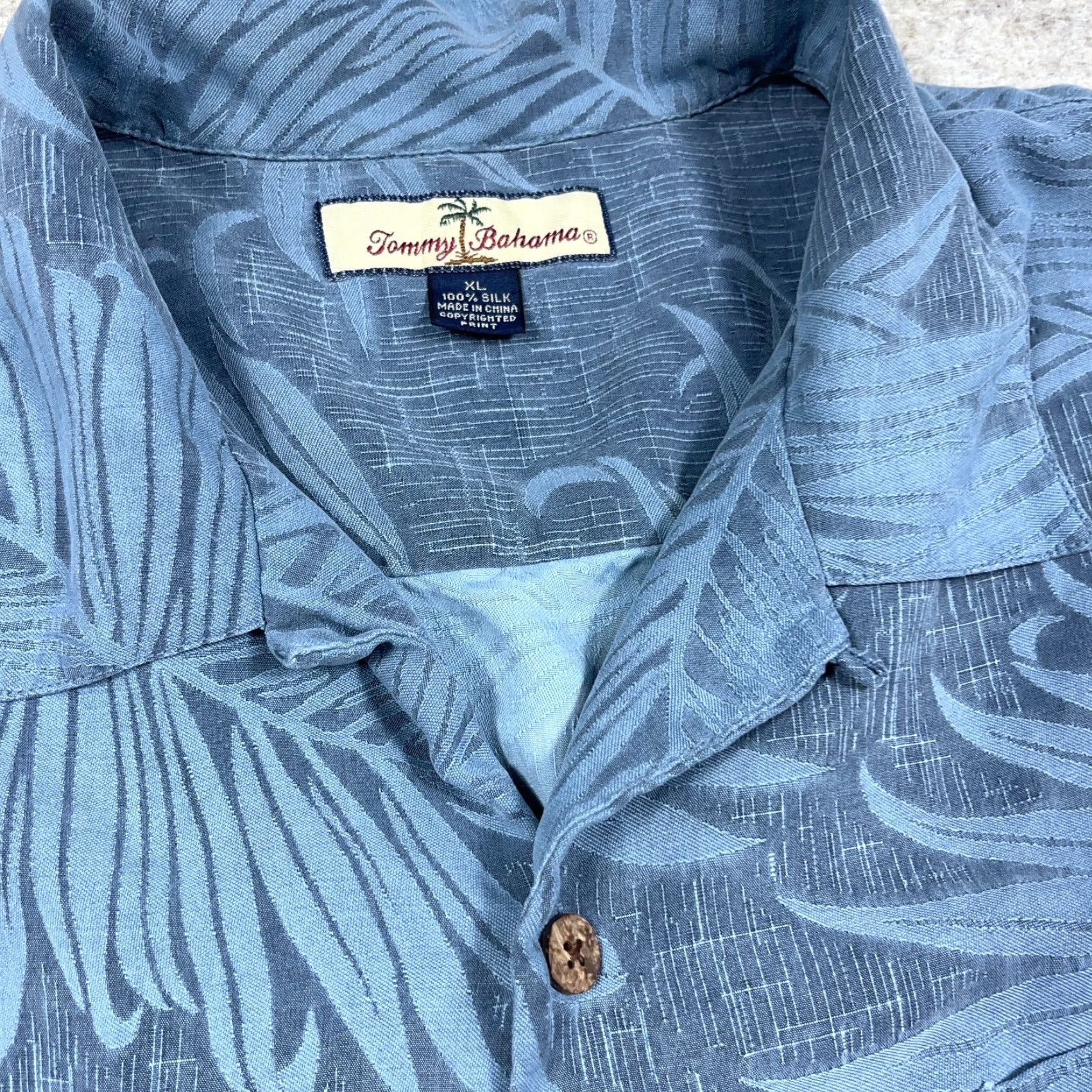 Tommy Bahama Tommy Bahama Shirt Men Large Blue Floral Silk Hawaiian Button Up Camp Palm Leaf Pocketed Size US L / EU 52-54 / 3 - 2 Thumbnail