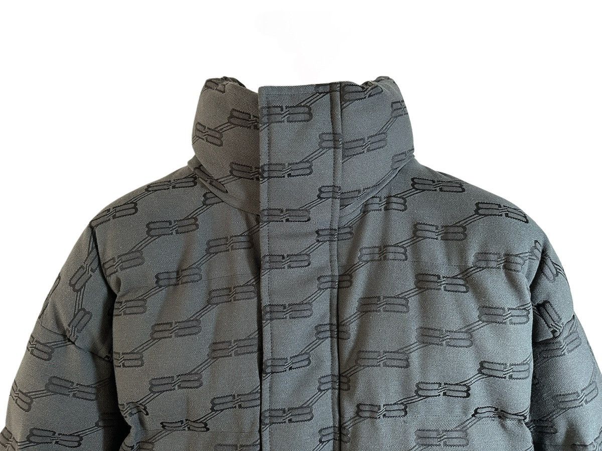 Balenciaga Balenciaga monogram coat Size US S / EU 44-46 / 1 - 3 Thumbnail